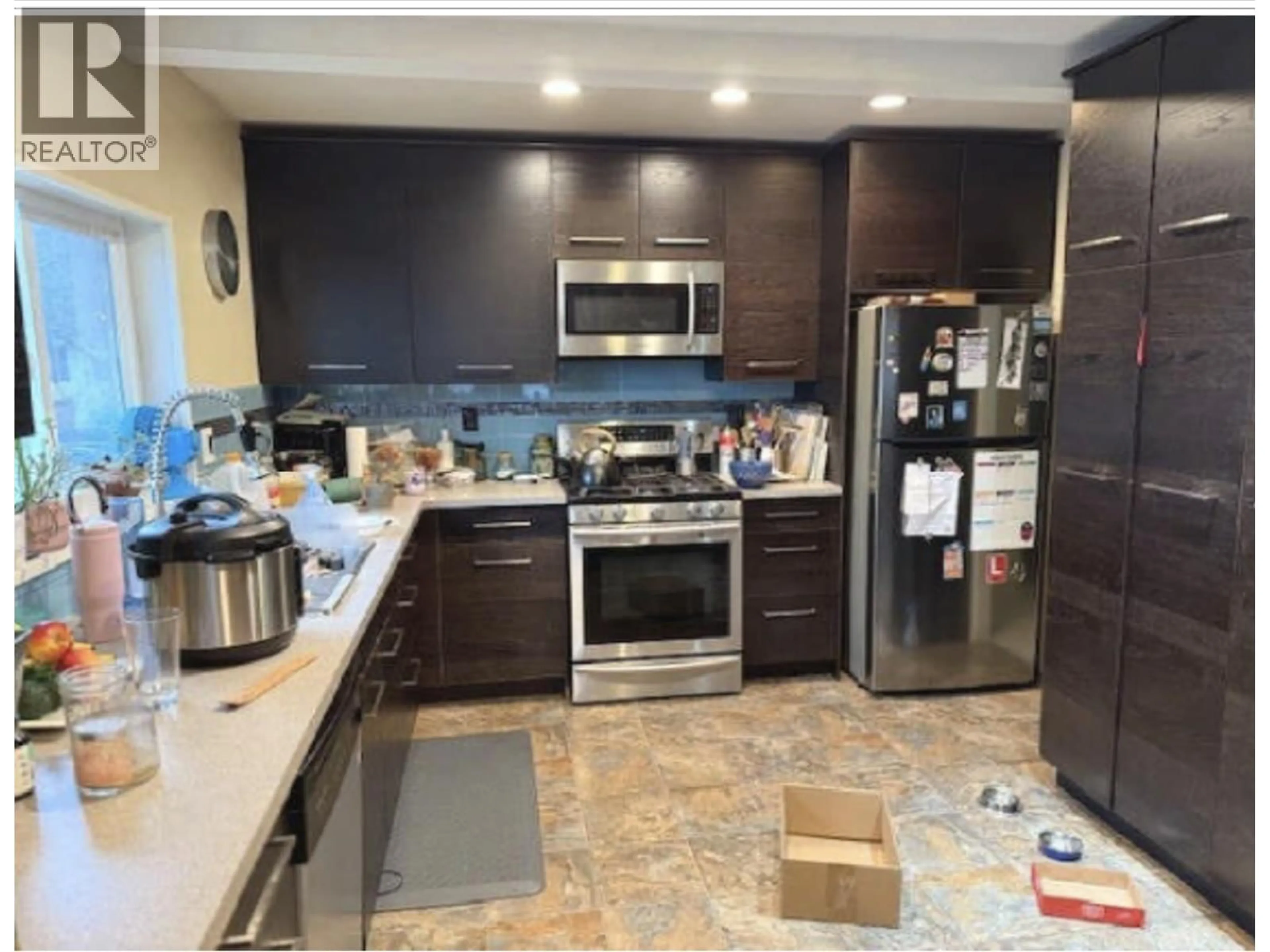 Open concept kitchen, ceramic/tile floor for 420 KELLY STREET, New Westminster British Columbia V3L3T6