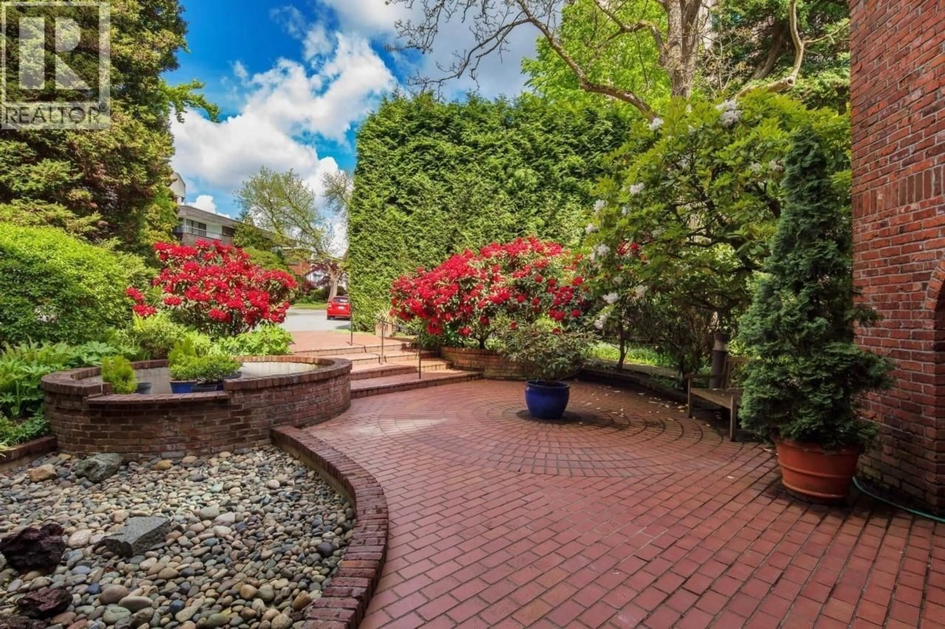 Patio, street for PH2 - 2320 40TH AVENUE, Vancouver British Columbia V6M4H6