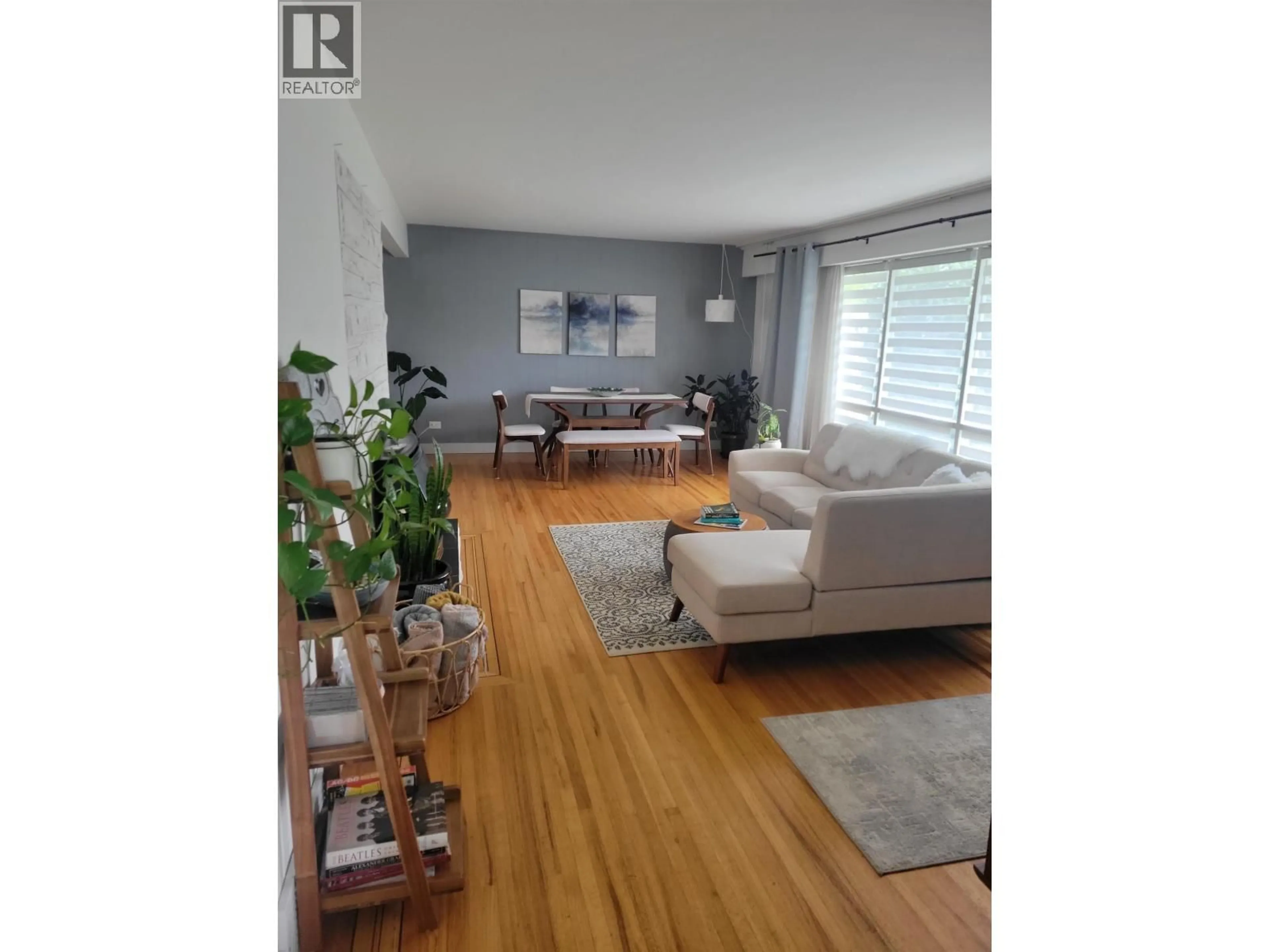 Living room with furniture, wood/laminate floor for 1856 WINDERMERE AVENUE, Port Coquitlam British Columbia V3B2K4