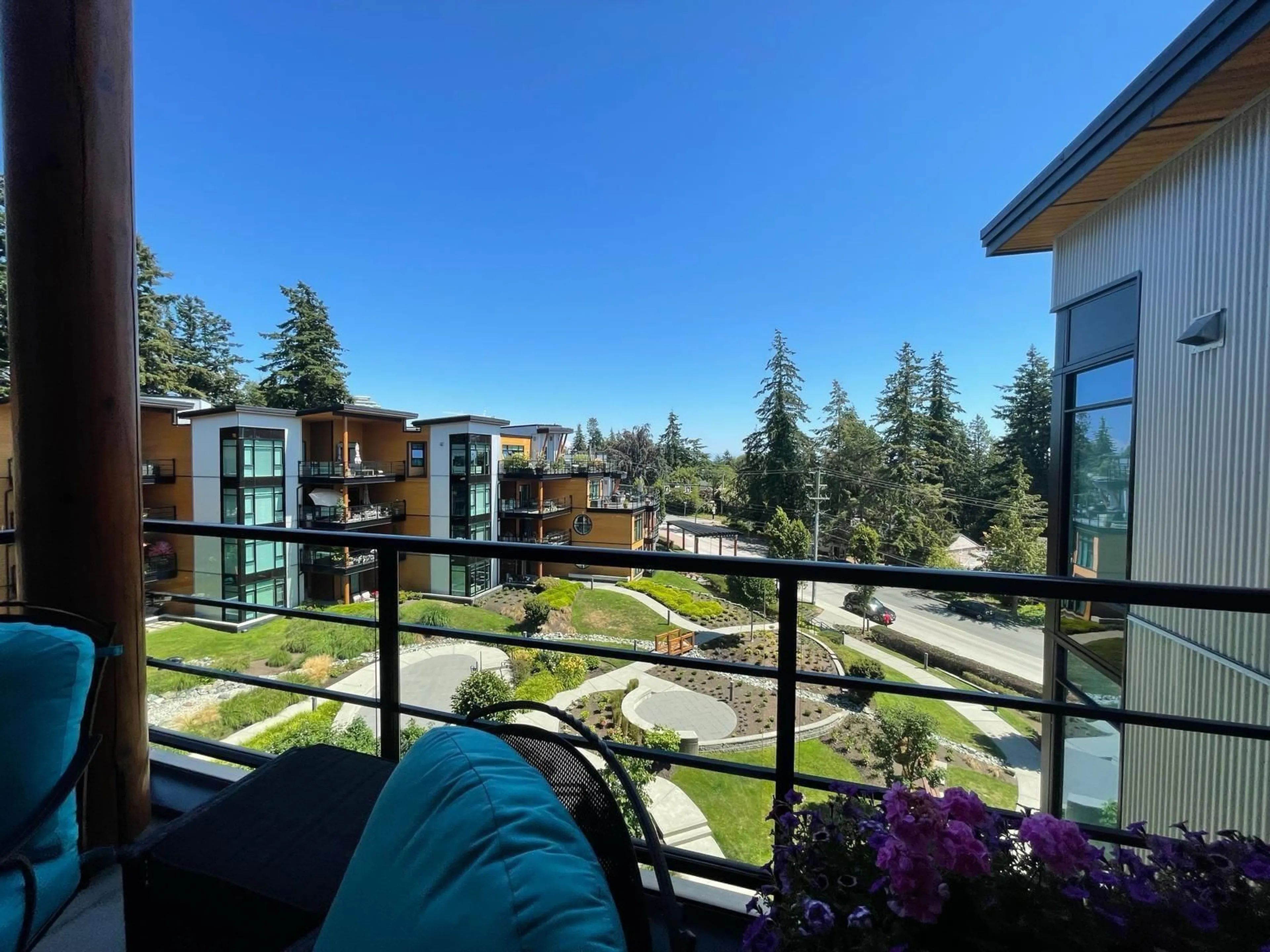 Balcony in the apartment, unknown for 504 - 14855 THRIFT AVENUE, White Rock British Columbia V4B2J6