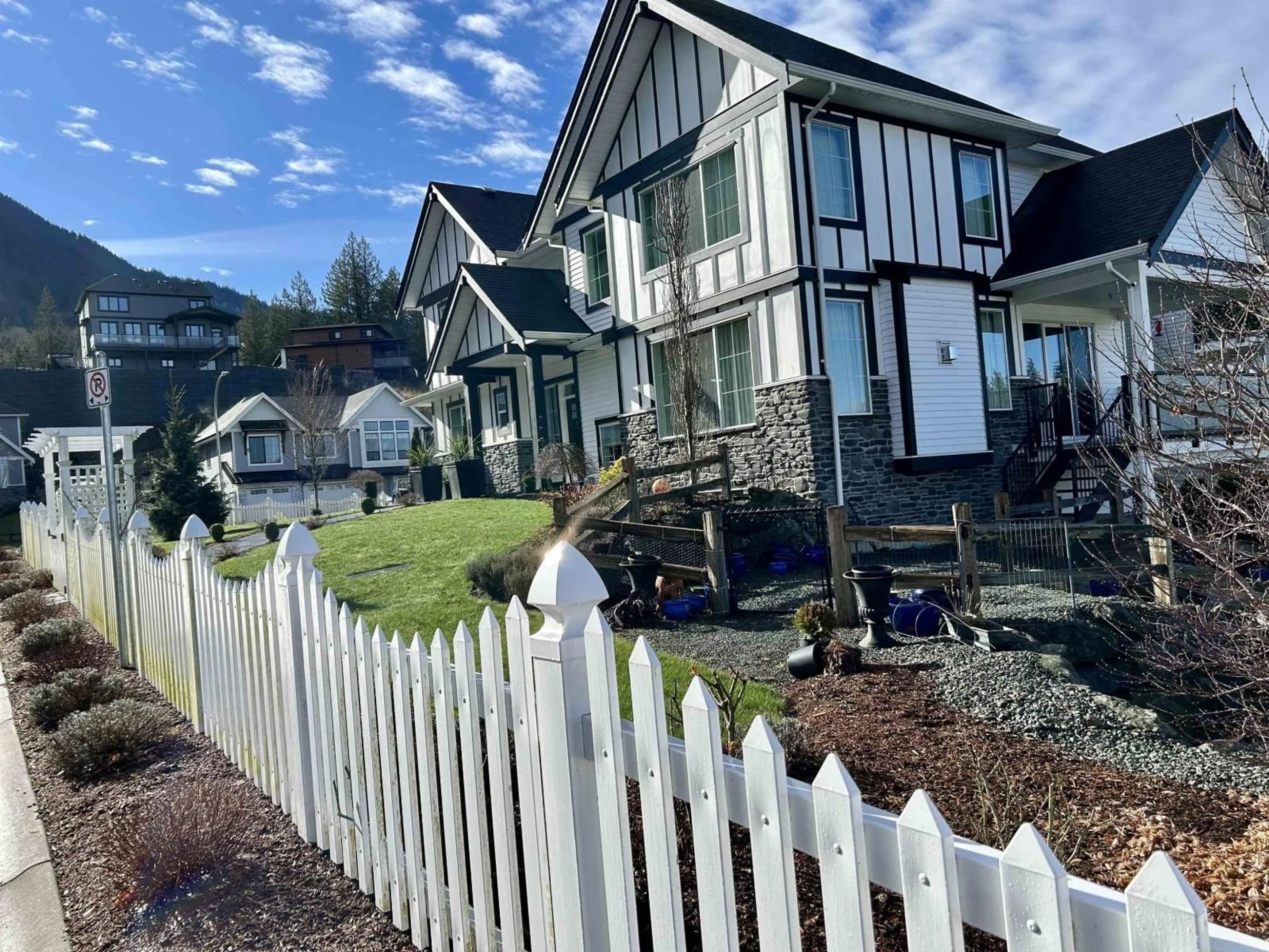 A pic from outside/outdoor area/front of a property/back of a property/a pic from drone, mountain view for 50221 KENSINGTON DRIVE, Chilliwack British Columbia V4Z1J5