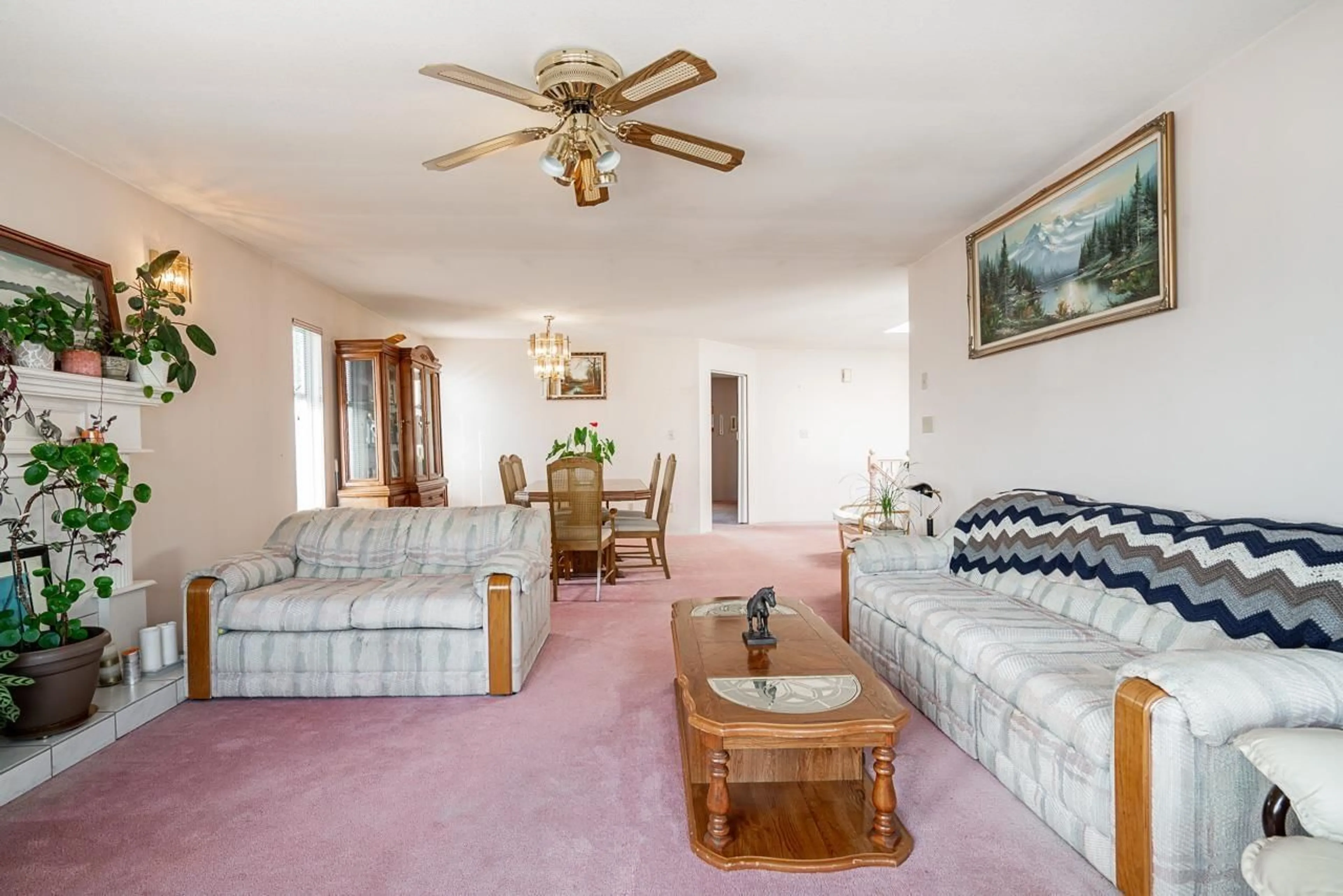 Living room with furniture, carpet floor for 14317 89A AVENUE, Surrey British Columbia V3V7T1