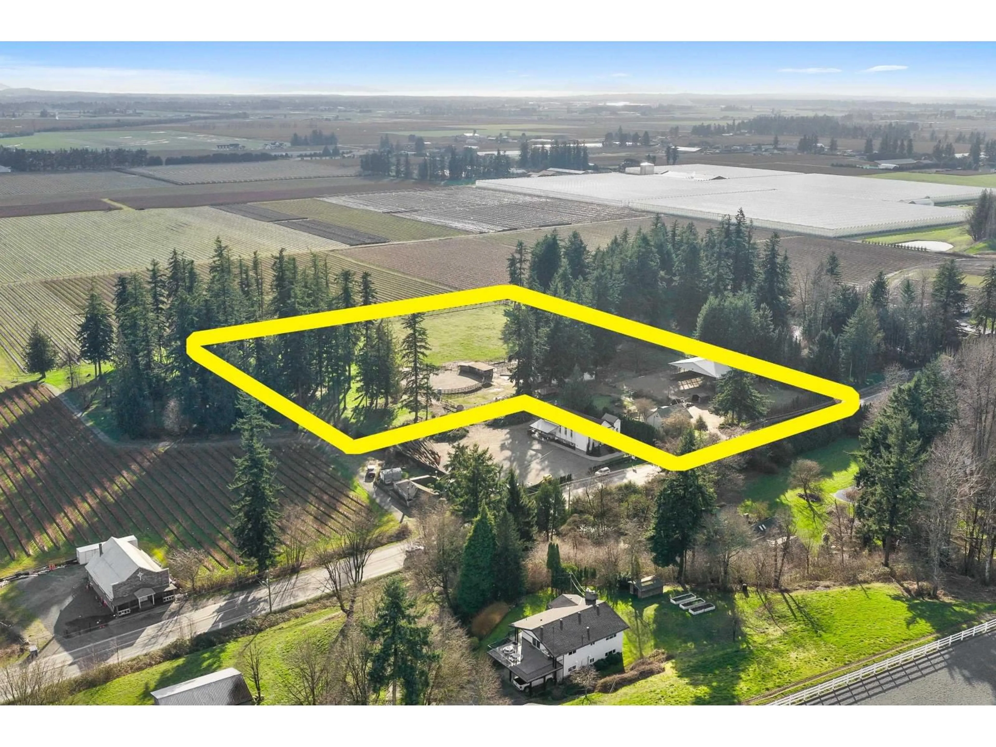 A pic from outside/outdoor area/front of a property/back of a property/a pic from drone, water/lake/river/ocean view for 29380 HUNTINGDON ROAD, Abbotsford British Columbia V4X1S7