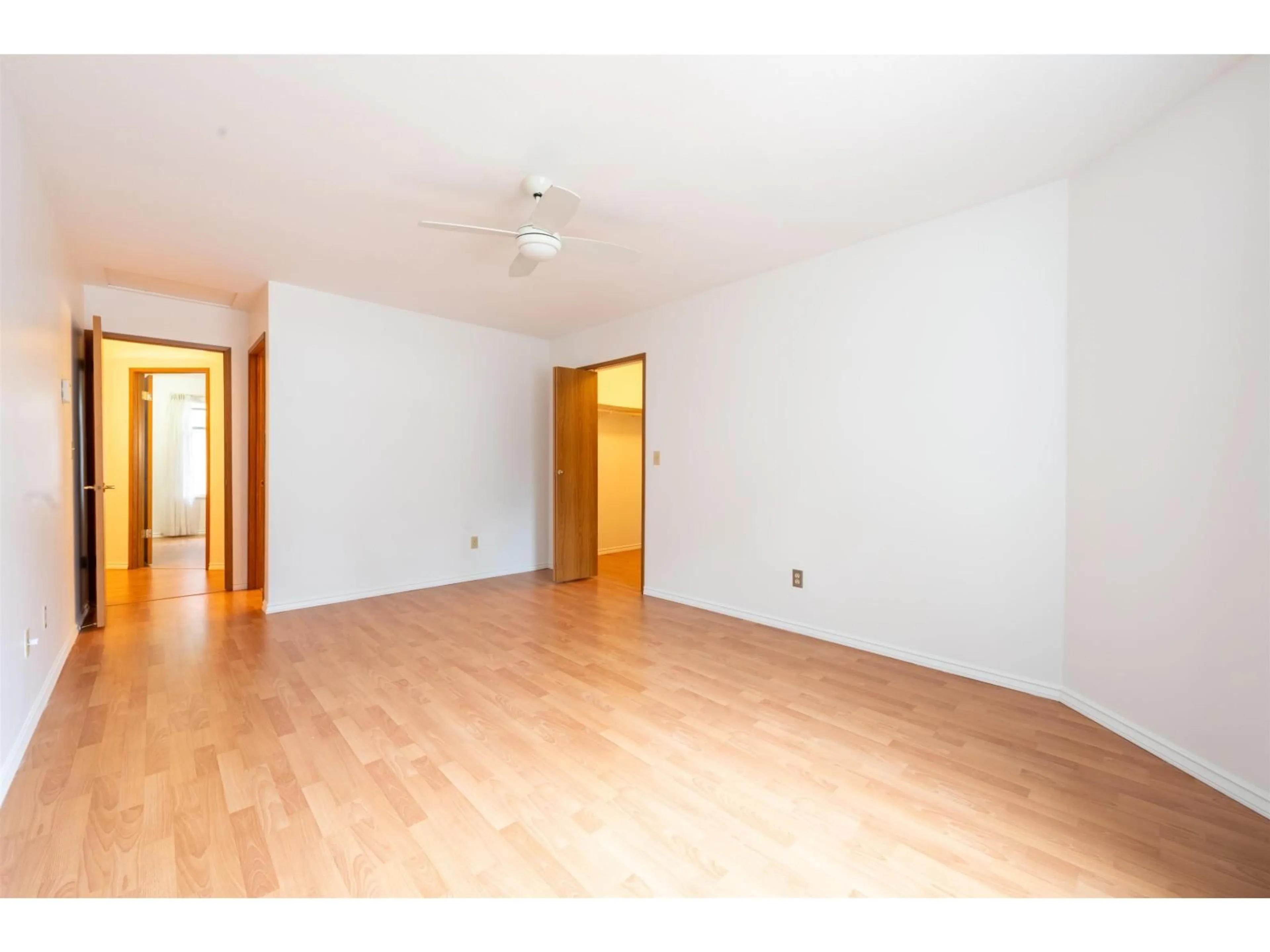 A pic of a room for 205 - 10584 153 STREET, Surrey British Columbia V3R9V1