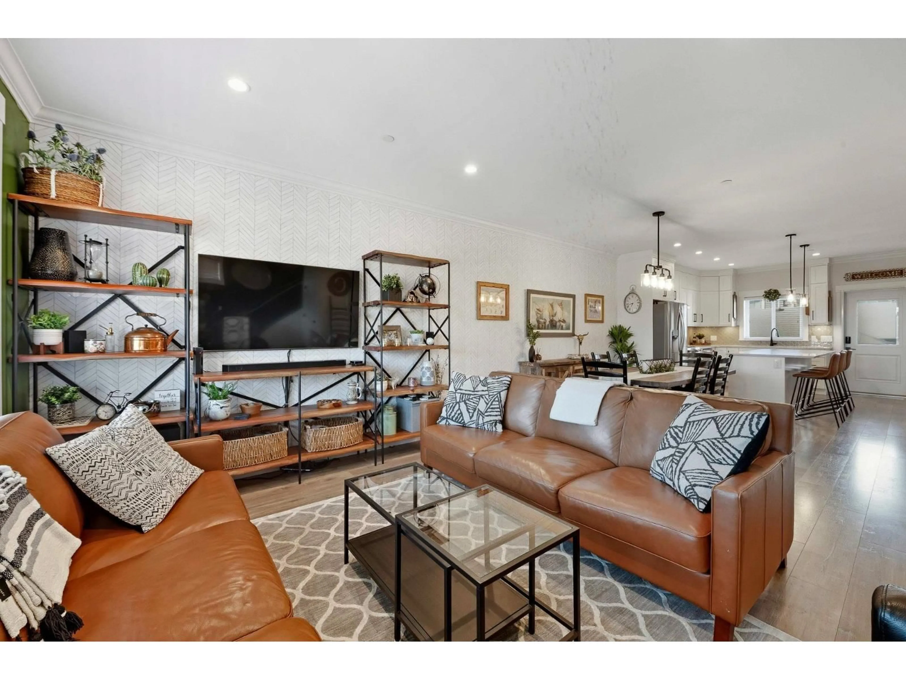 Living room with furniture, unknown for 8689 CEDAR STREET, Mission British Columbia V4S0E3