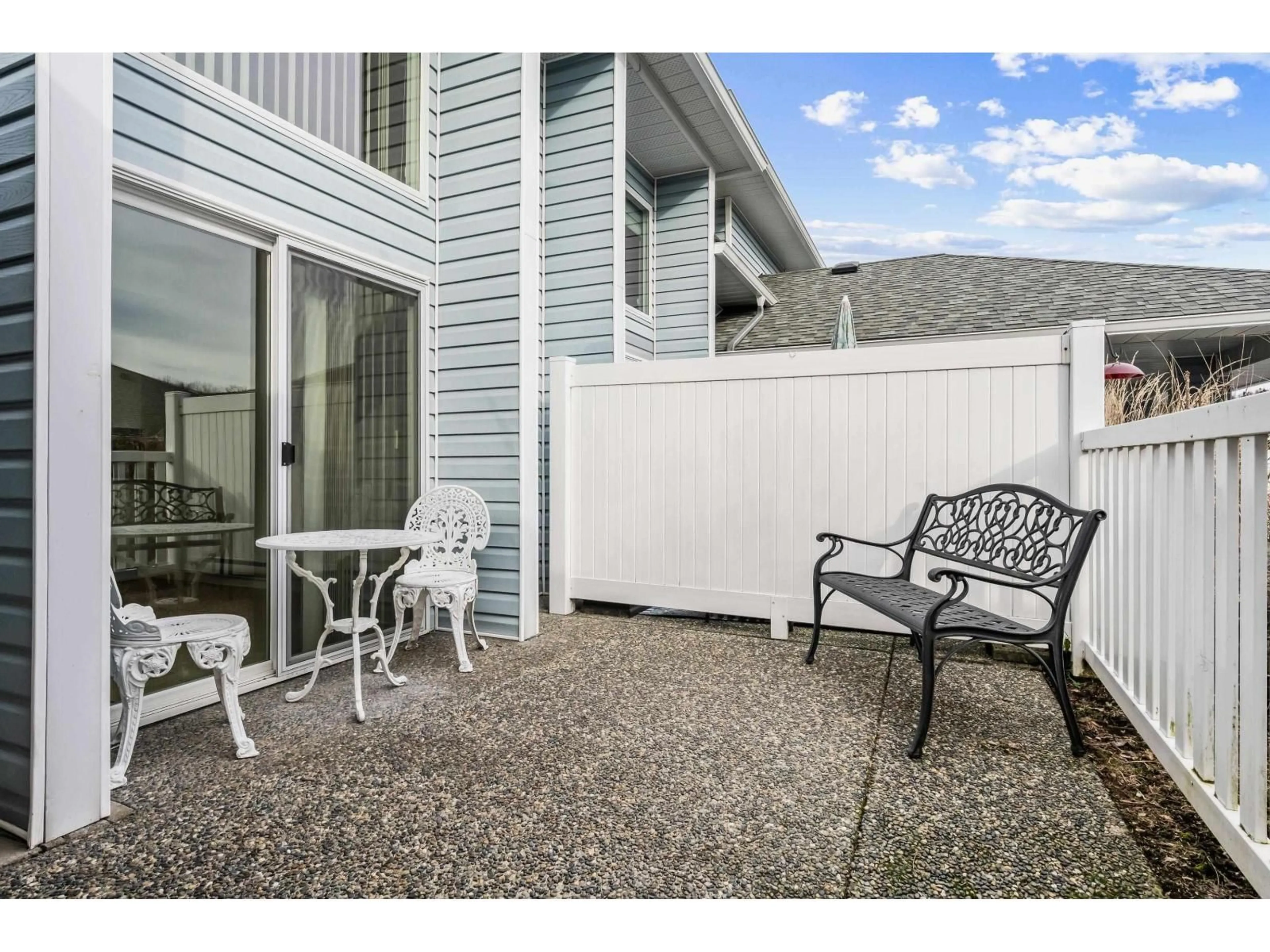 Patio, water/lake/river/ocean view for 20 - 3292 VERNON TERRACE, Abbotsford British Columbia V2S6W7