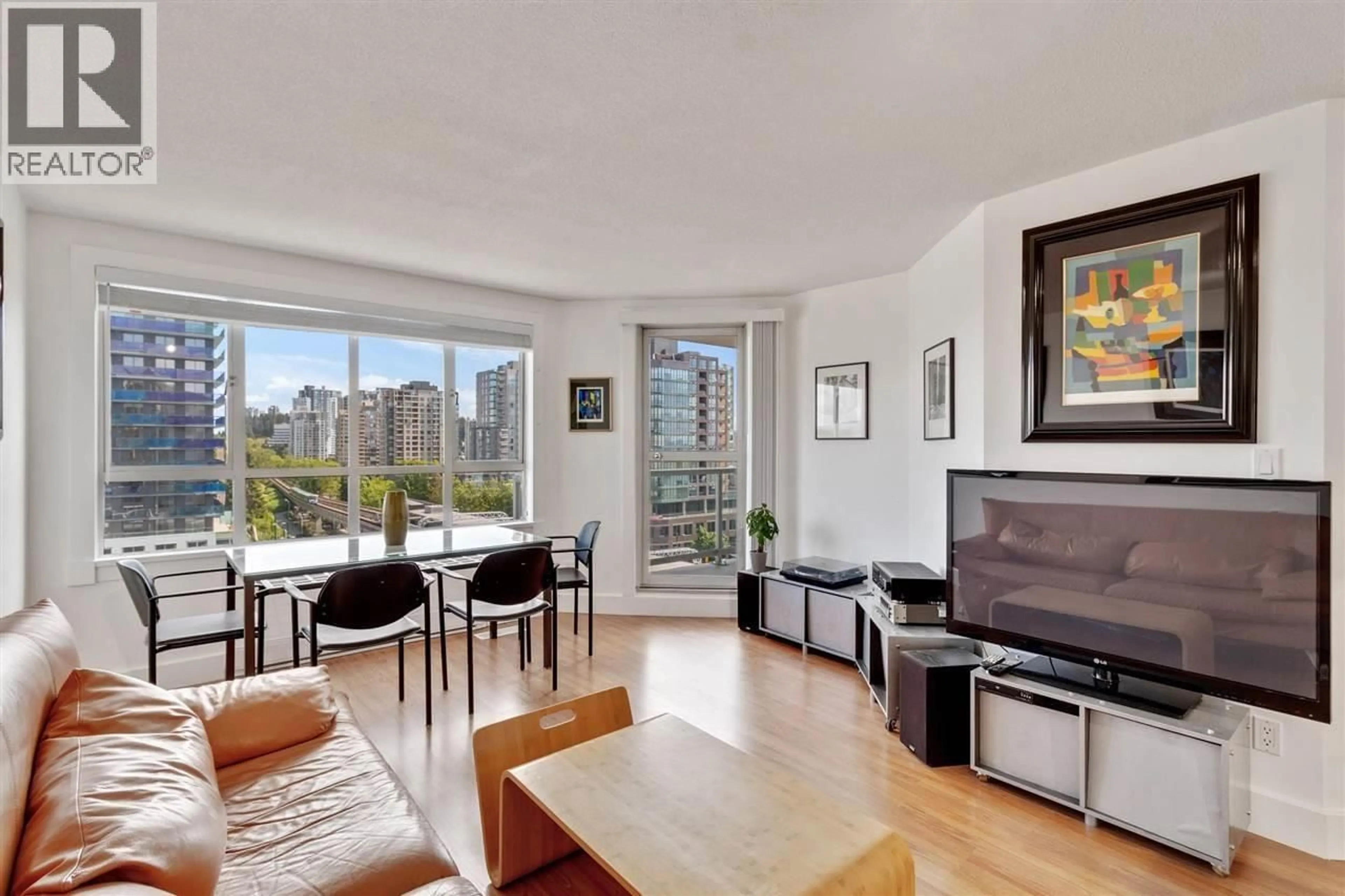 Living room with furniture, unknown for 1001 - 3455 ASCOT PLACE, Vancouver British Columbia V5R6B7