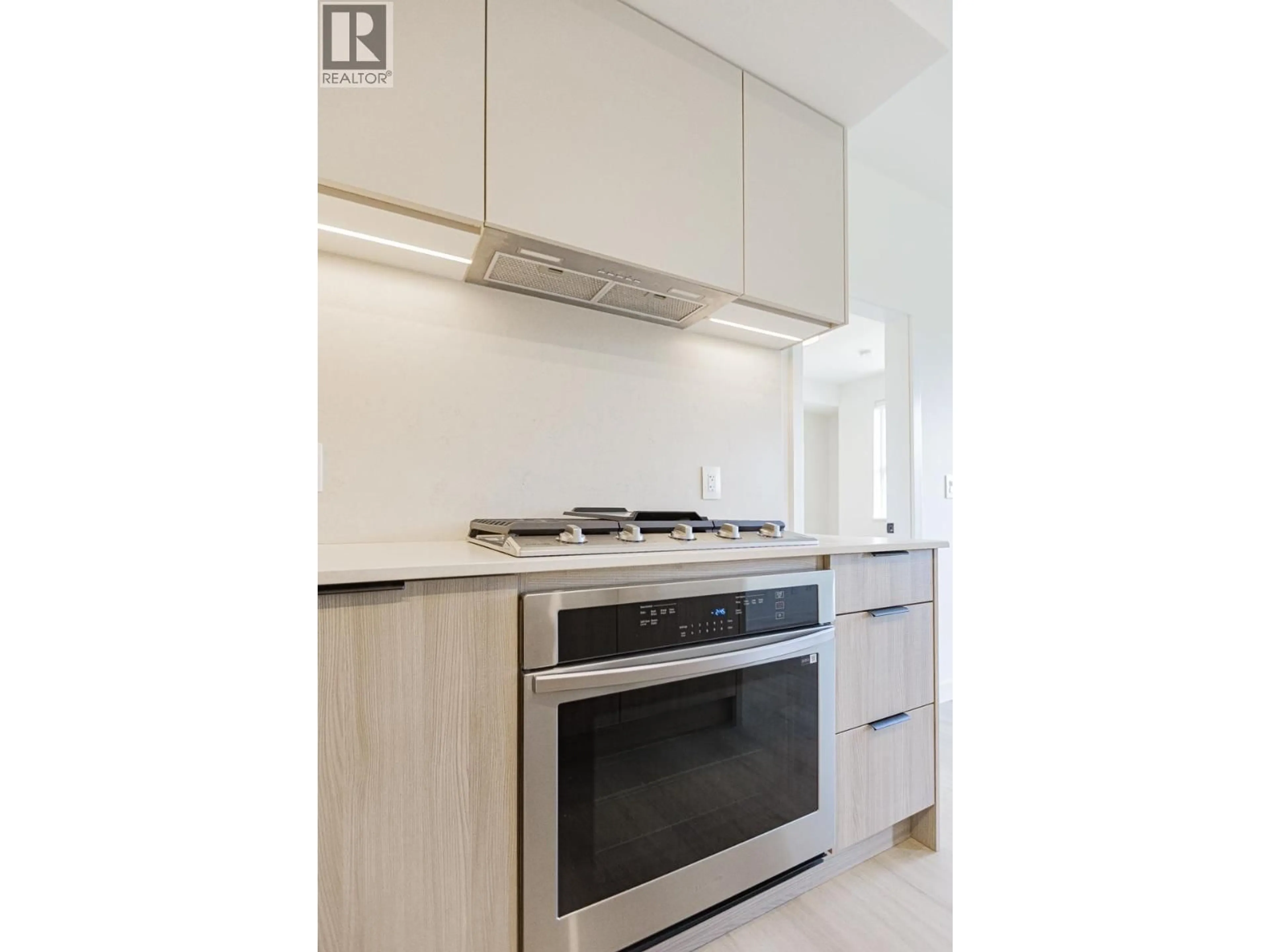 Standard kitchen, unknown for 409 - 623 KEMSLEY AVENUE, Coquitlam British Columbia V3J3Z4