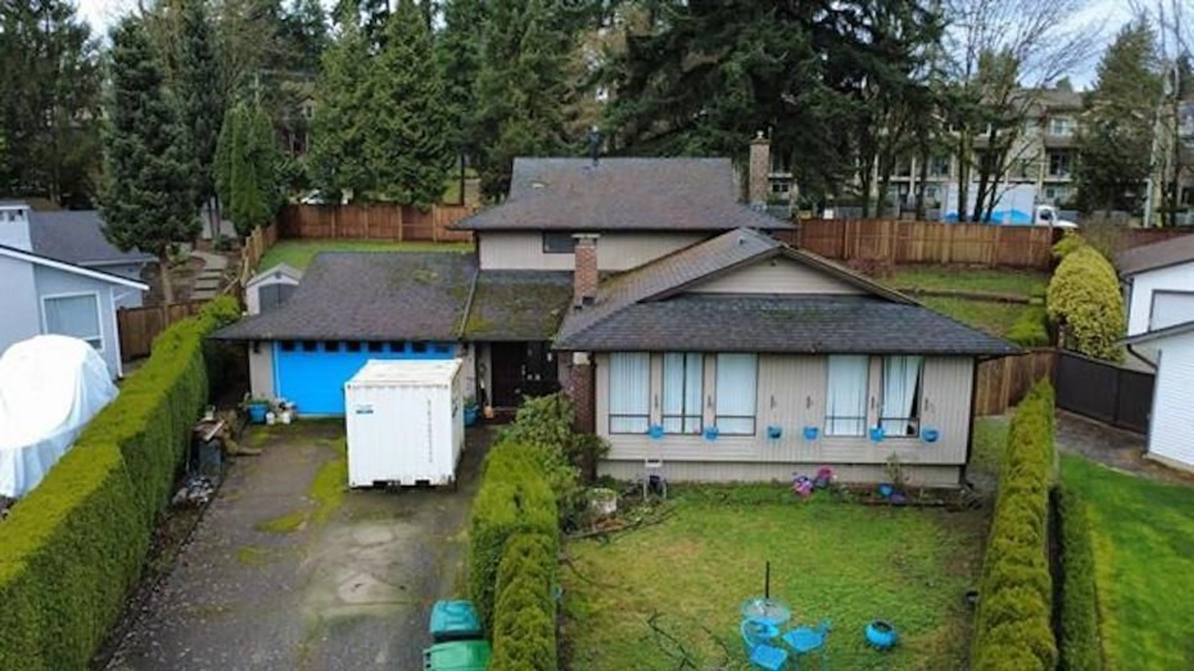 A pic from outside/outdoor area/front of a property/back of a property/a pic from drone, street for 5918 KILDARE PLACE, Surrey British Columbia V3S6B2