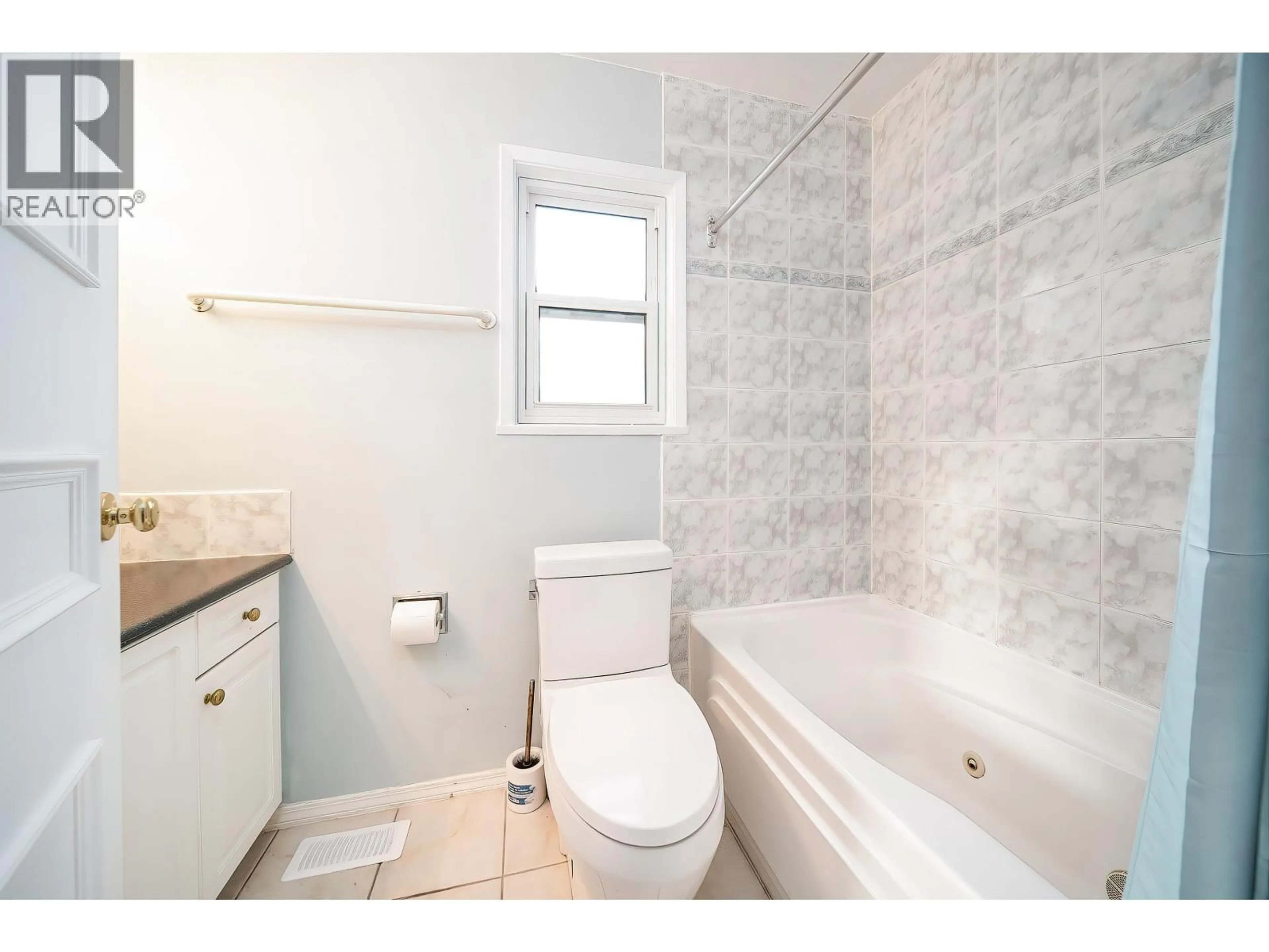 Standard bathroom, ceramic/tile floor for 10751 MERSEY DRIVE, Richmond British Columbia V7A3N5