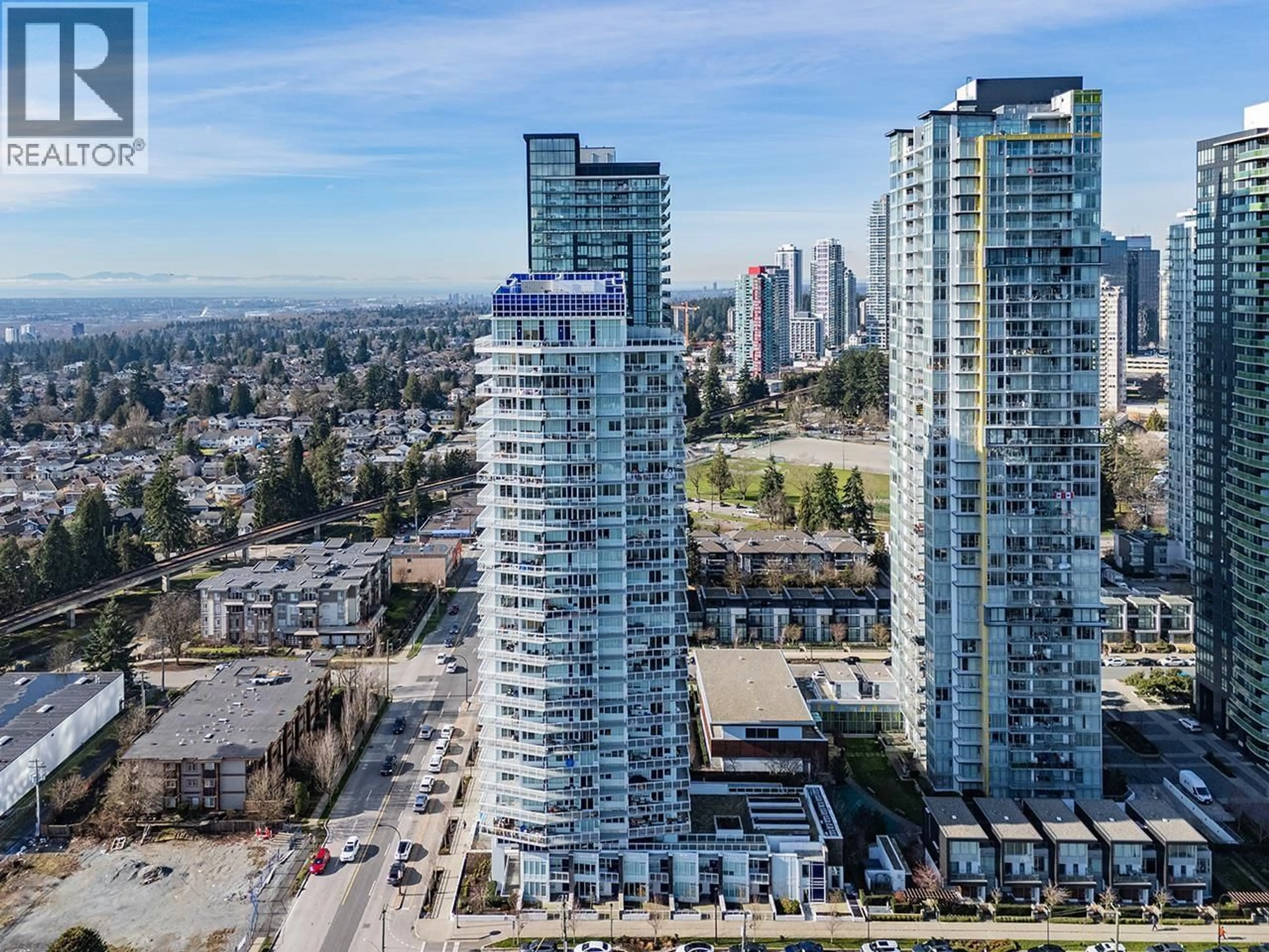 A pic from outside/outdoor area/front of a property/back of a property/a pic from drone, city buildings view from balcony for 607 - 5051 IMPERIAL STREET, Burnaby British Columbia V5J0J3