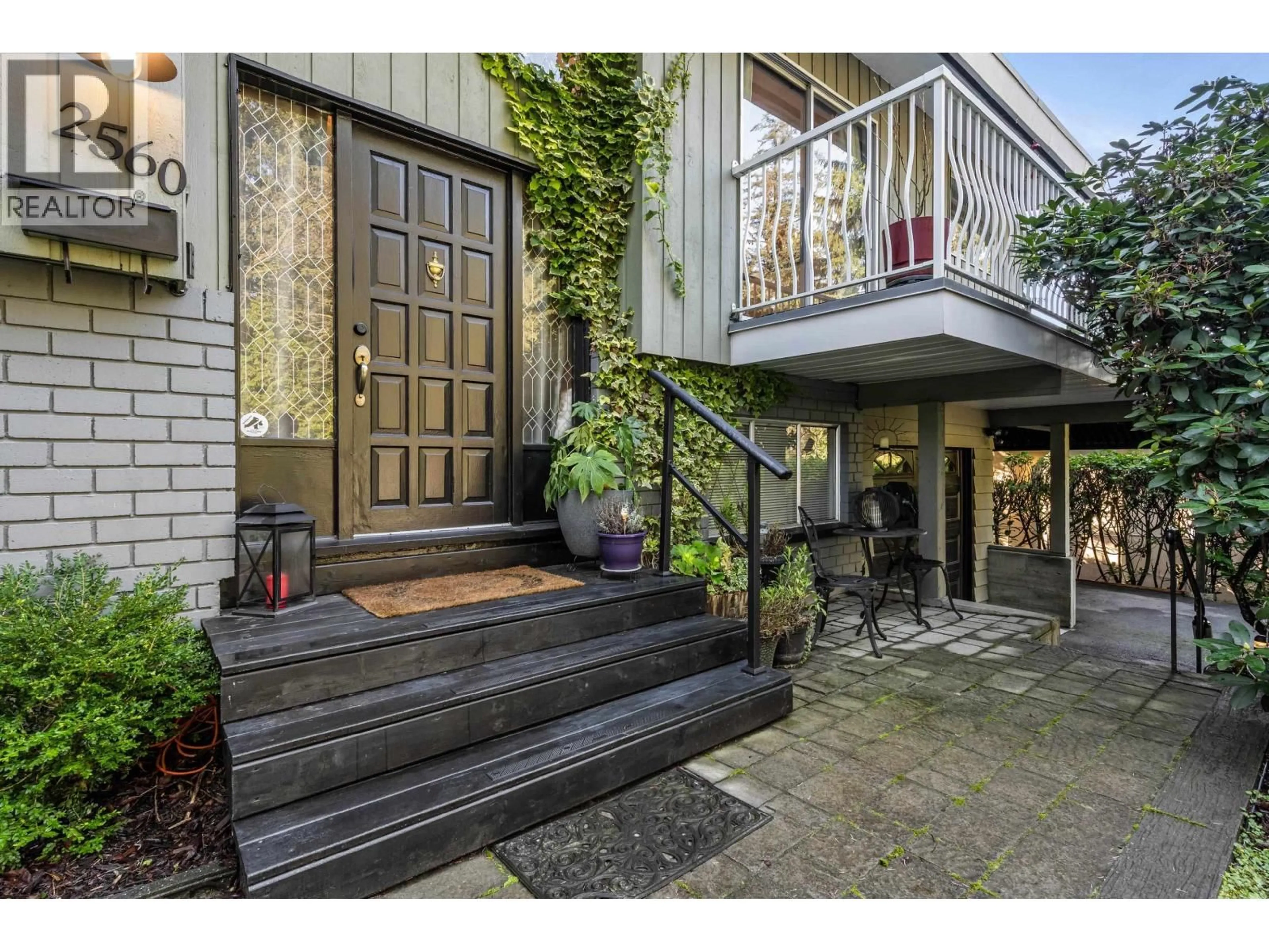 Indoor entryway for 2560 HAVERSLEY AVENUE, Coquitlam British Columbia V3J1W5