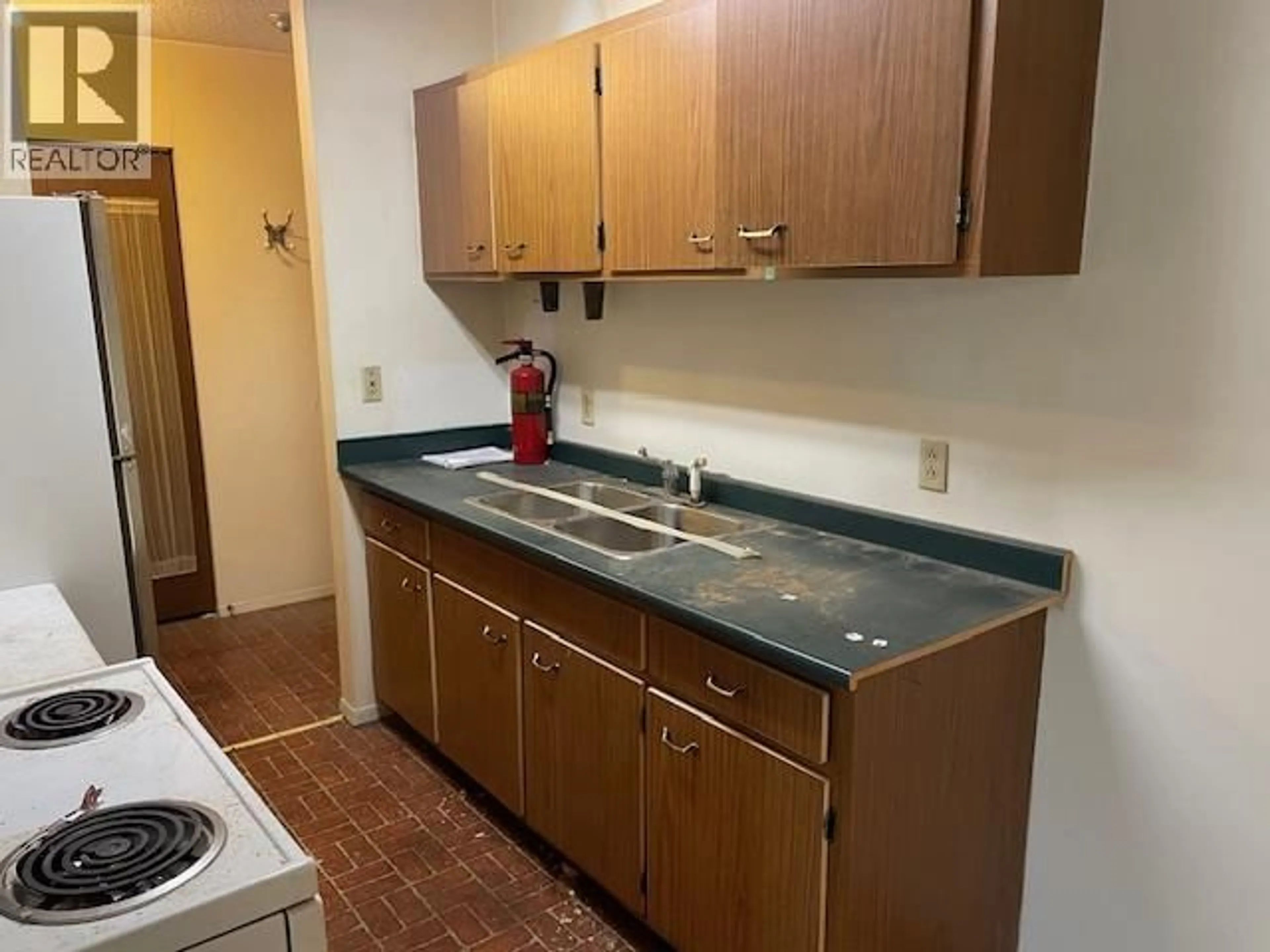 Standard kitchen, unknown for 309 - 6340 BUSWELL STREET, Richmond British Columbia V6Y2E9