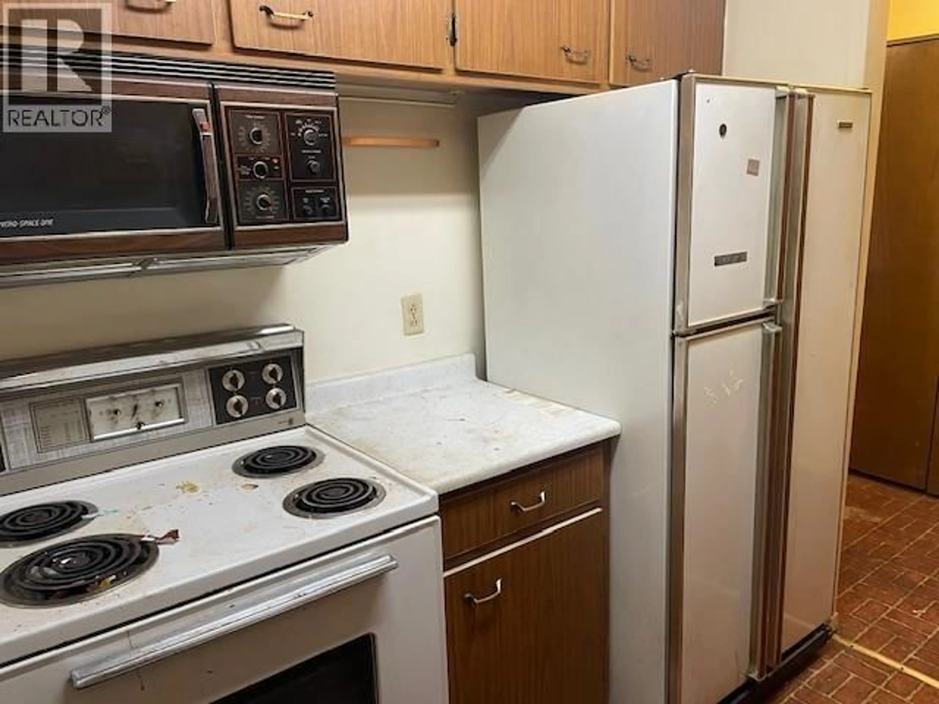 Standard kitchen, unknown for 309 - 6340 BUSWELL STREET, Richmond British Columbia V6Y2E9