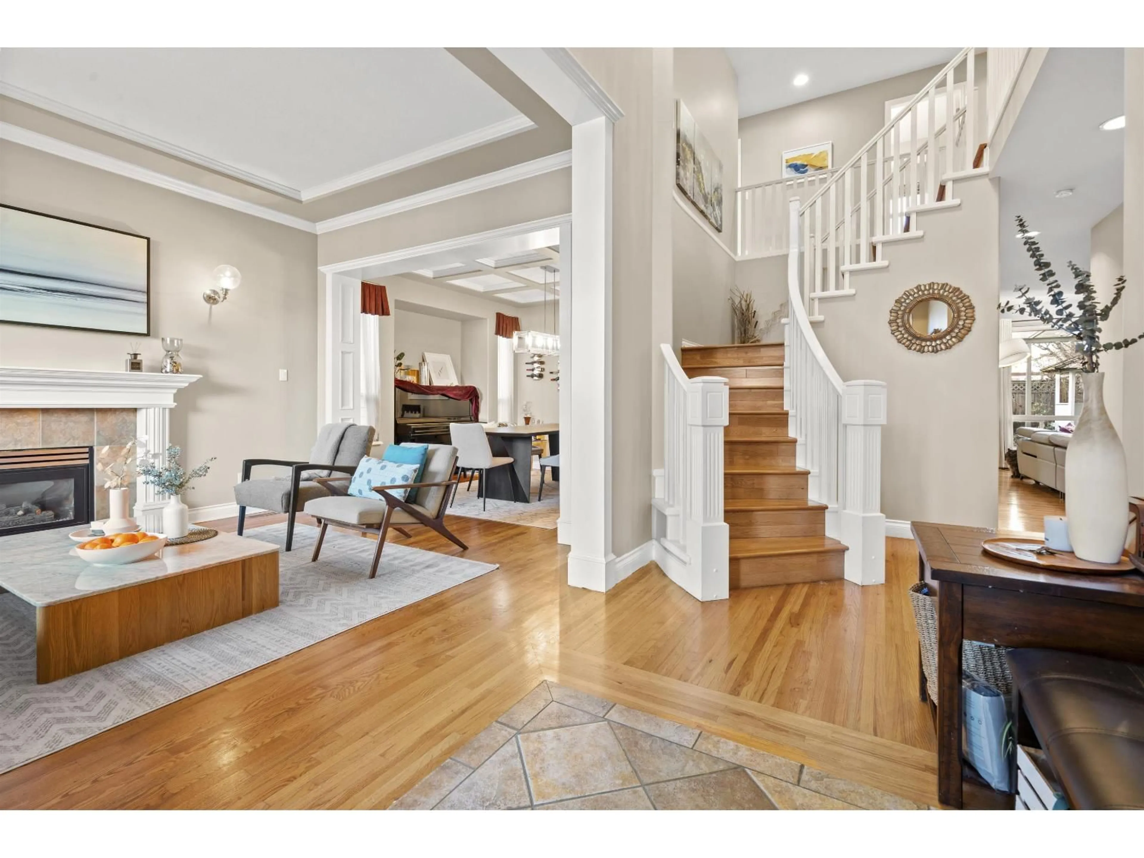 Indoor entryway for 7321 146 STREET, Surrey British Columbia V3S8Z7