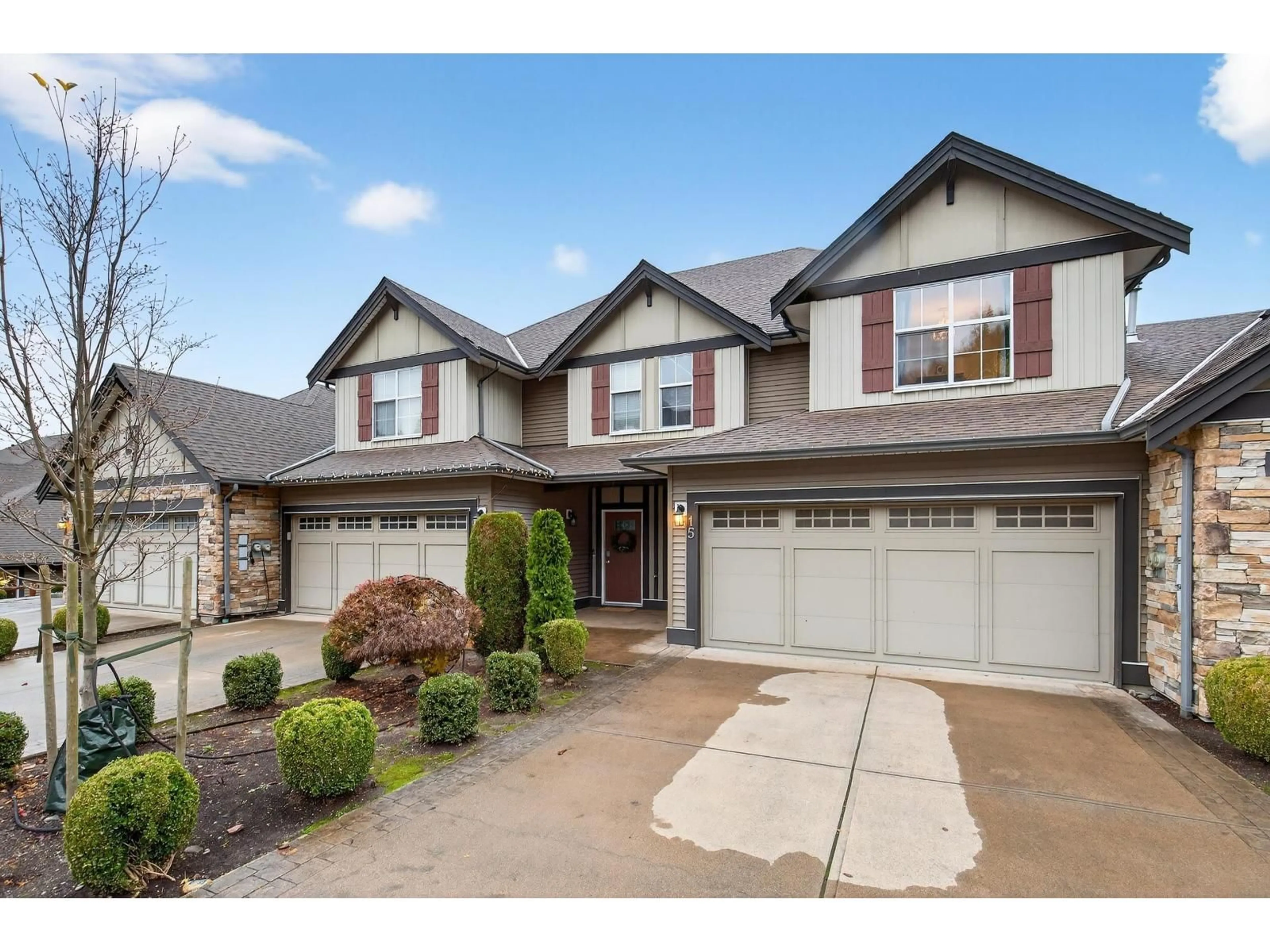 Home with vinyl exterior material, street for 15 - 5900 JINKERSON ROAD, Chilliwack British Columbia V2R0B2