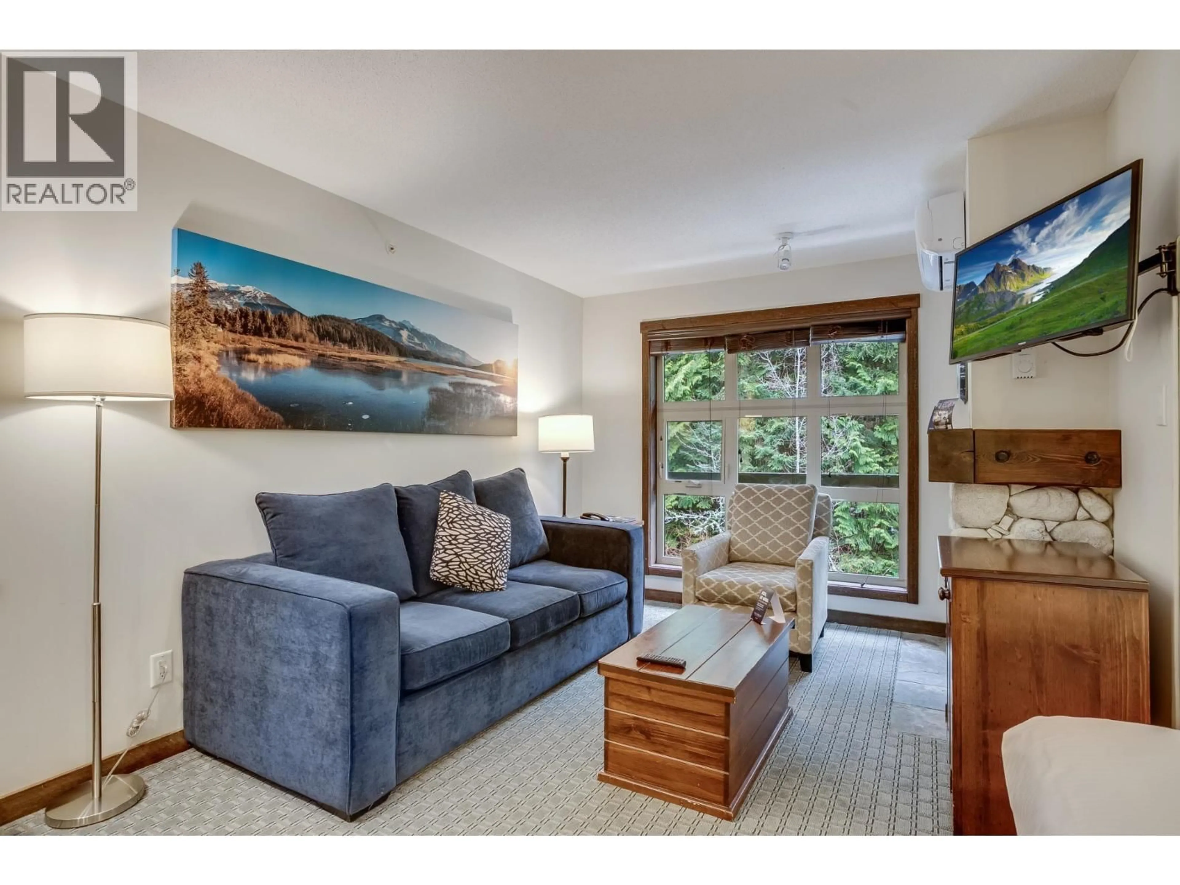 Living room with furniture, unknown for 616 - 4899 PAINTED CLIFF ROAD, Whistler British Columbia V8E1E2