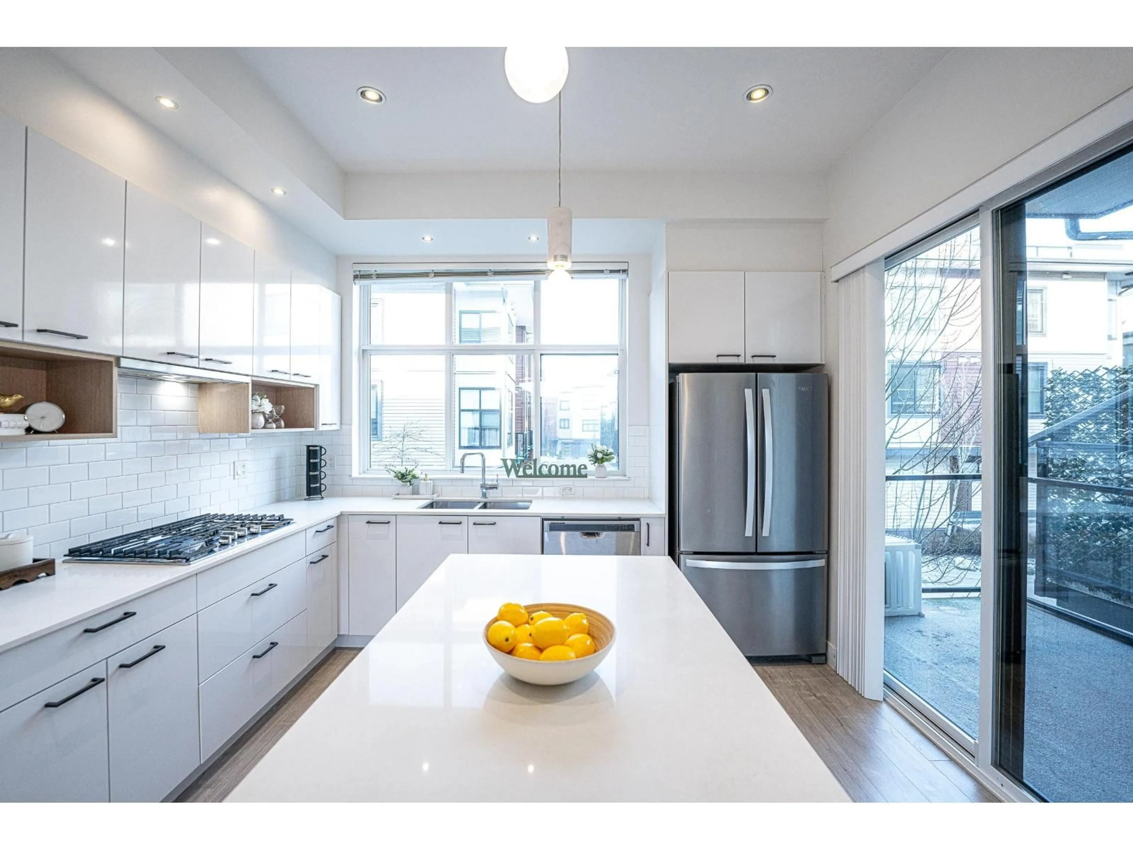 Contemporary kitchen, unknown for 6 - 20849 78B AVENUE, Langley British Columbia V2Y0X6