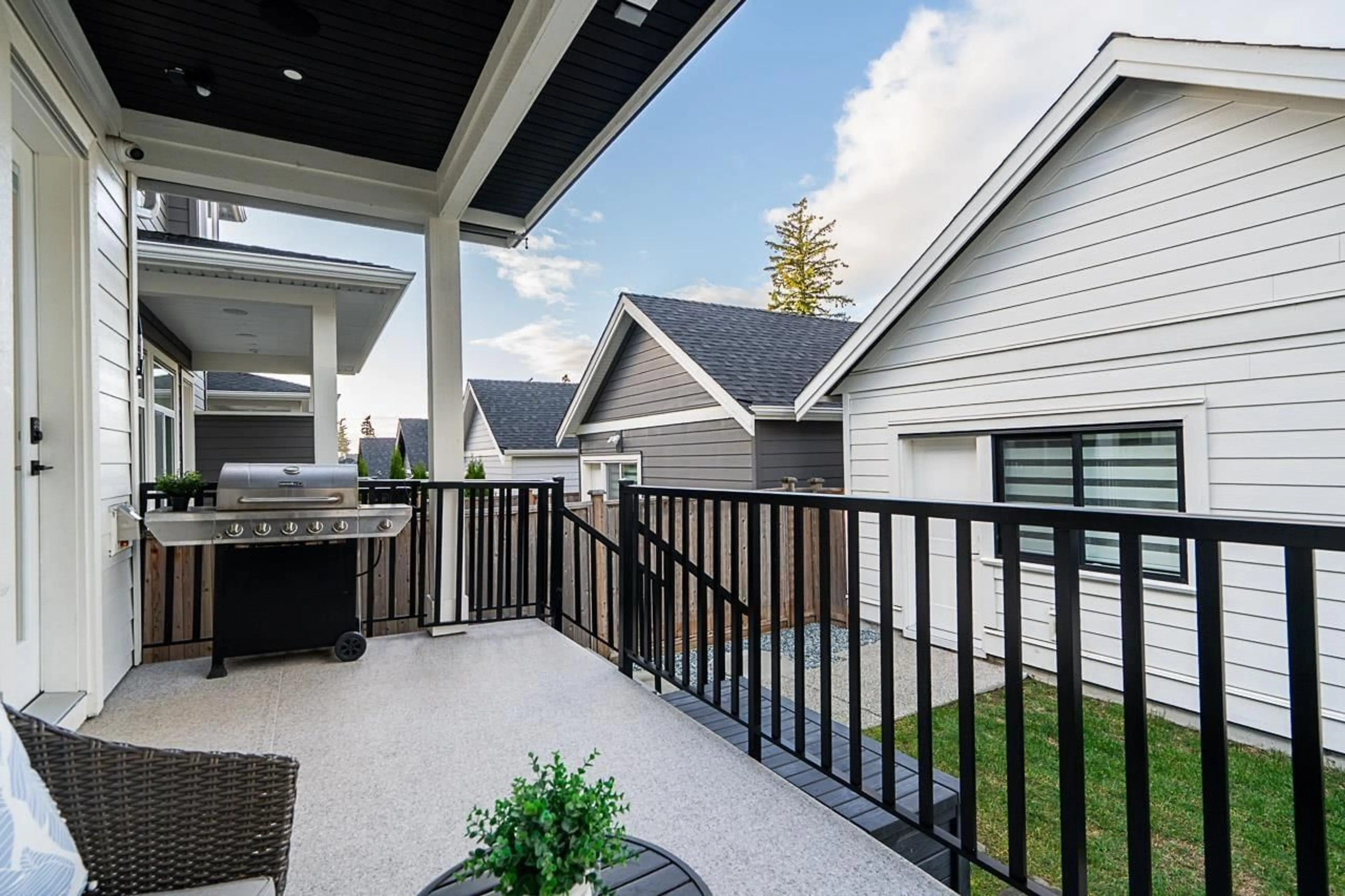 Patio, mountain view for 16595 25A AVENUE, Surrey British Columbia V3Z9W9