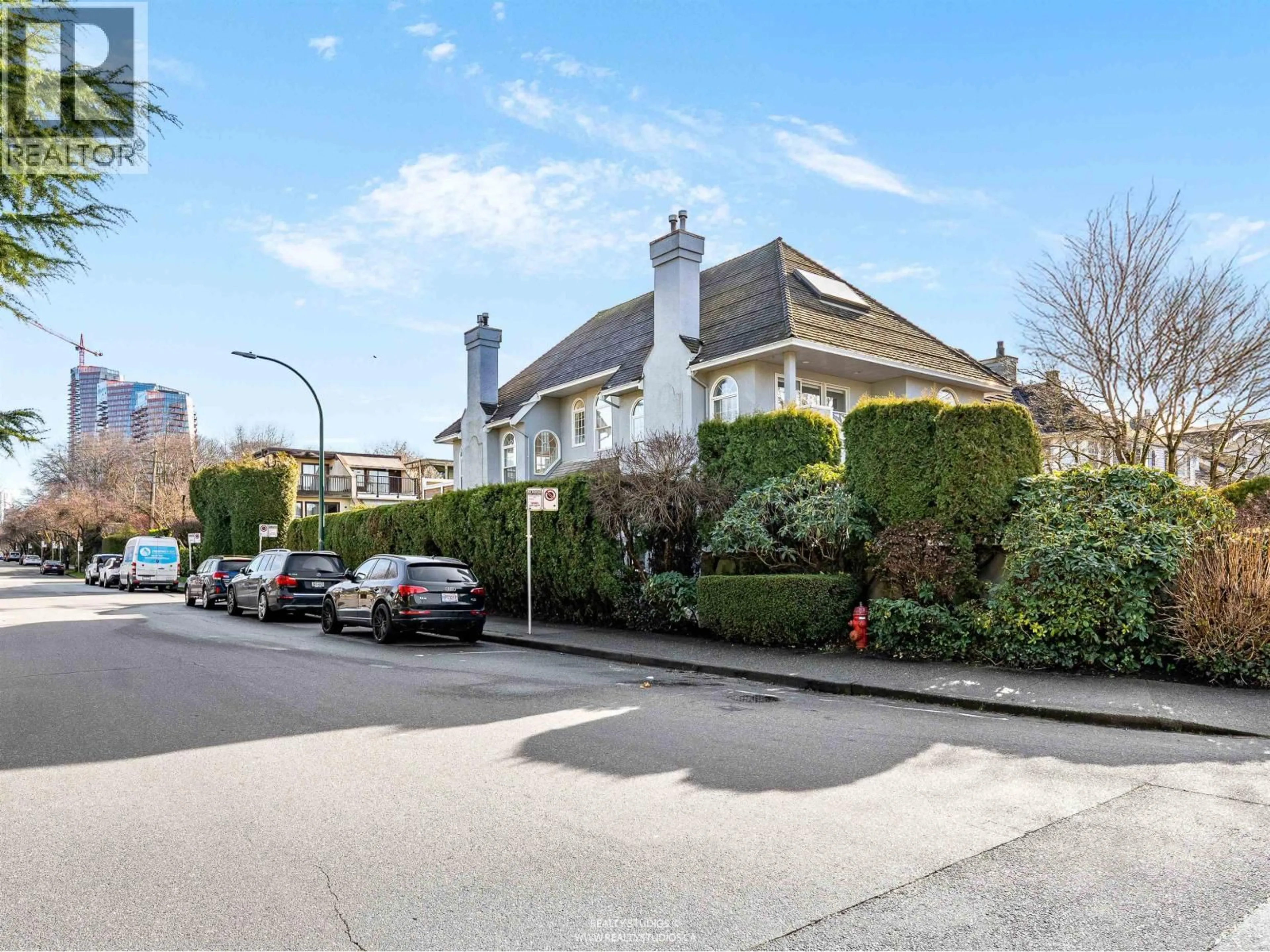 A pic from outside/outdoor area/front of a property/back of a property/a pic from drone, street for 2074 CREELMAN AVENUE, Vancouver British Columbia V6J1C3