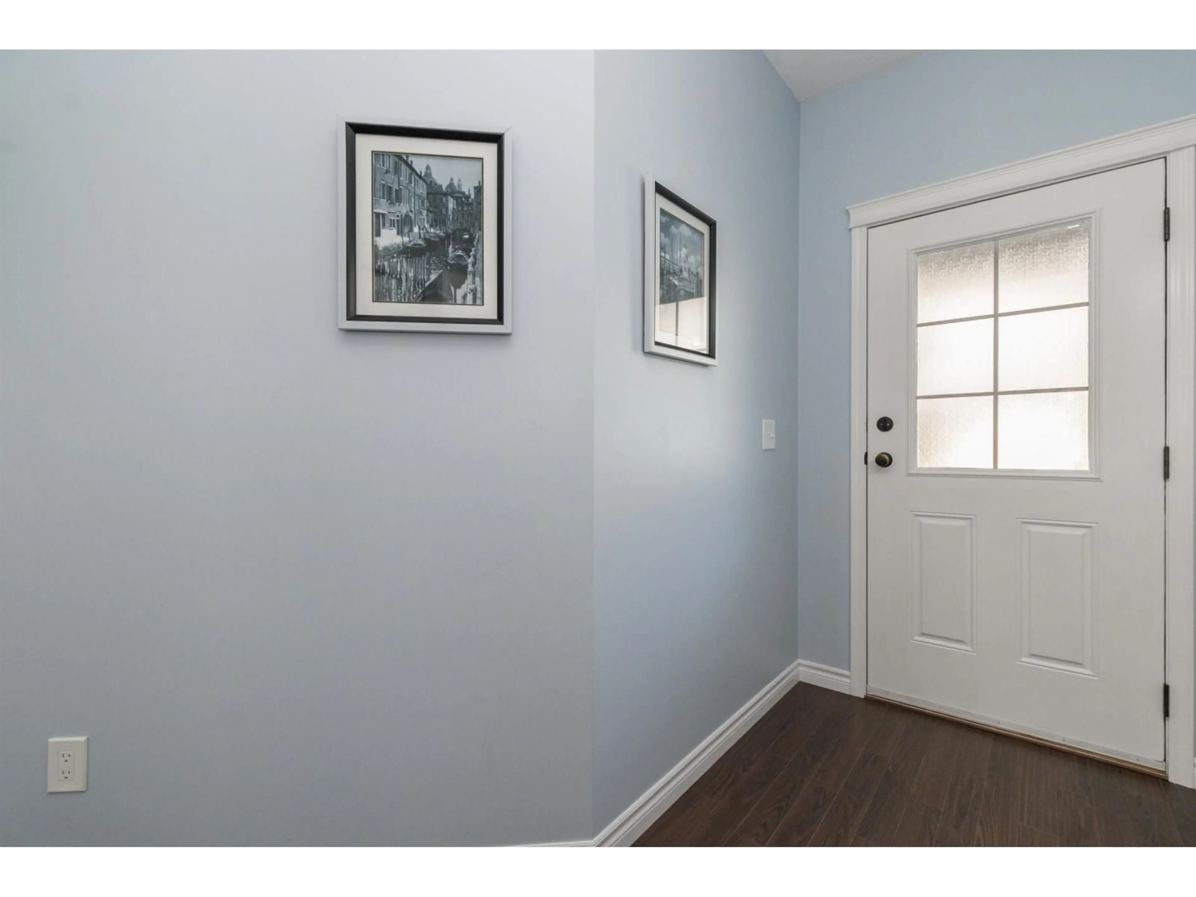 Indoor entryway for 64 - 46840 RUSSELL ROAD, Chilliwack British Columbia V2R5Z1