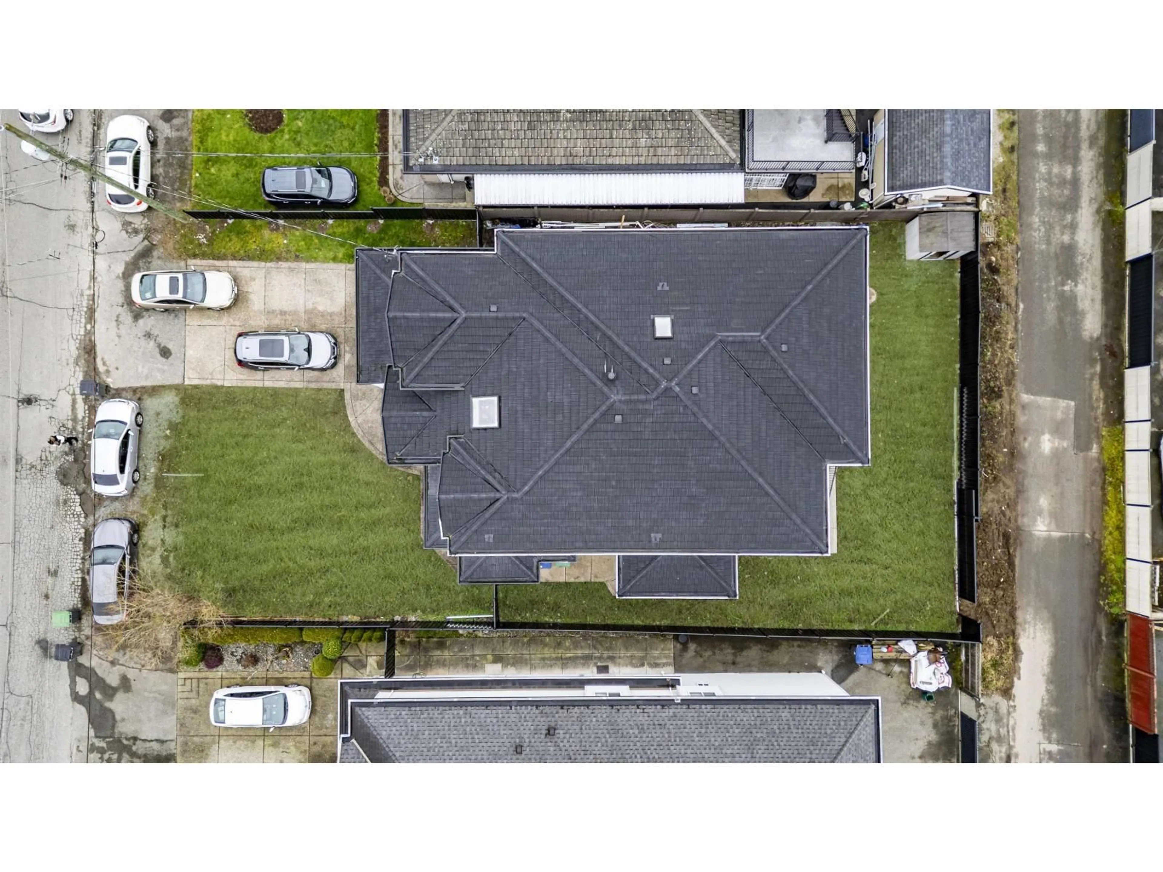 A pic from outside/outdoor area/front of a property/back of a property/a pic from drone, street for 13114 73A AVENUE, Surrey British Columbia V3W2R7