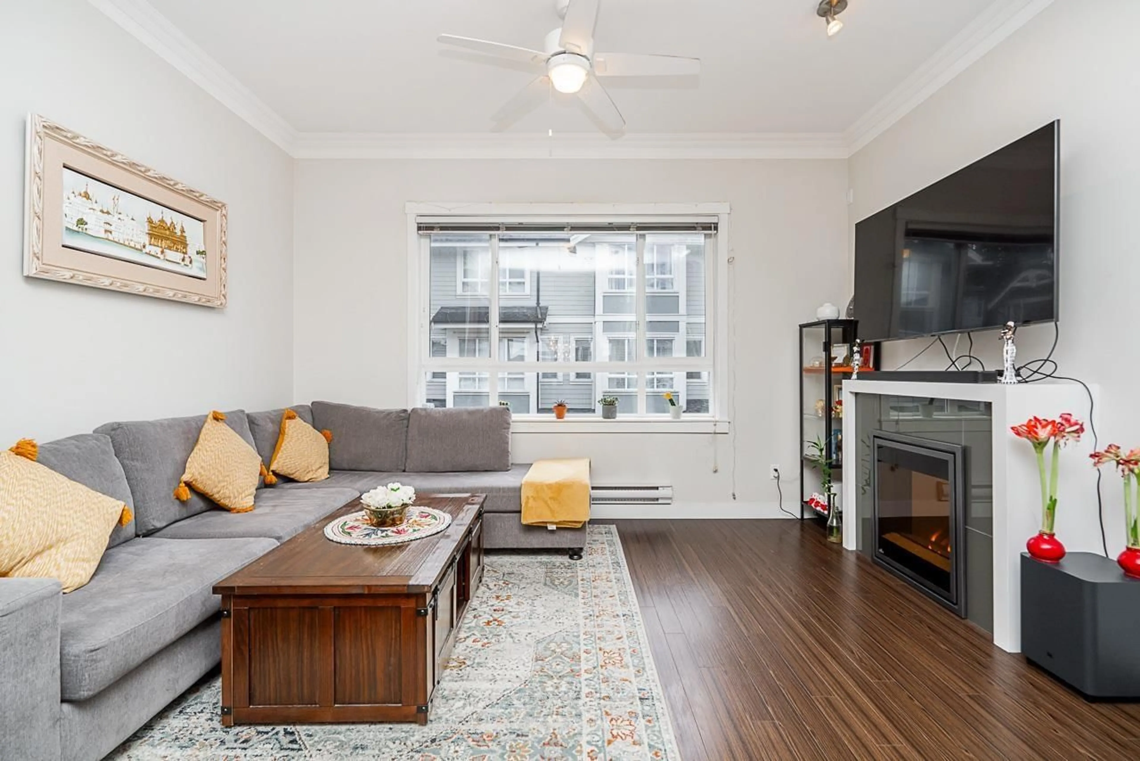 Living room with furniture, wood/laminate floor for 37 - 2955 156 STREET, Surrey British Columbia V3Z2W8