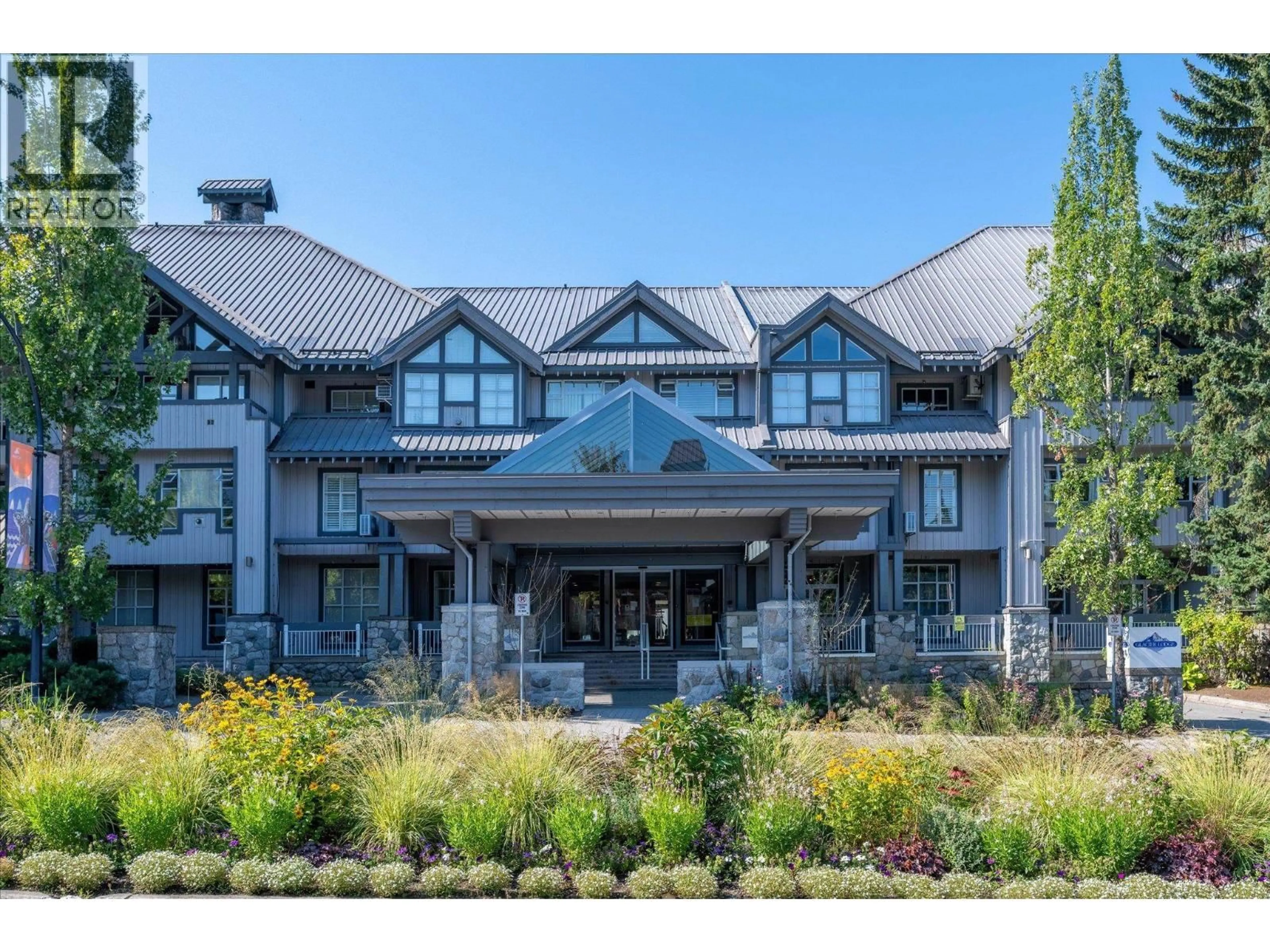 Indoor foyer for 106 - 4573 CHATEAU BOULEVARD, Whistler British Columbia V0N1B4