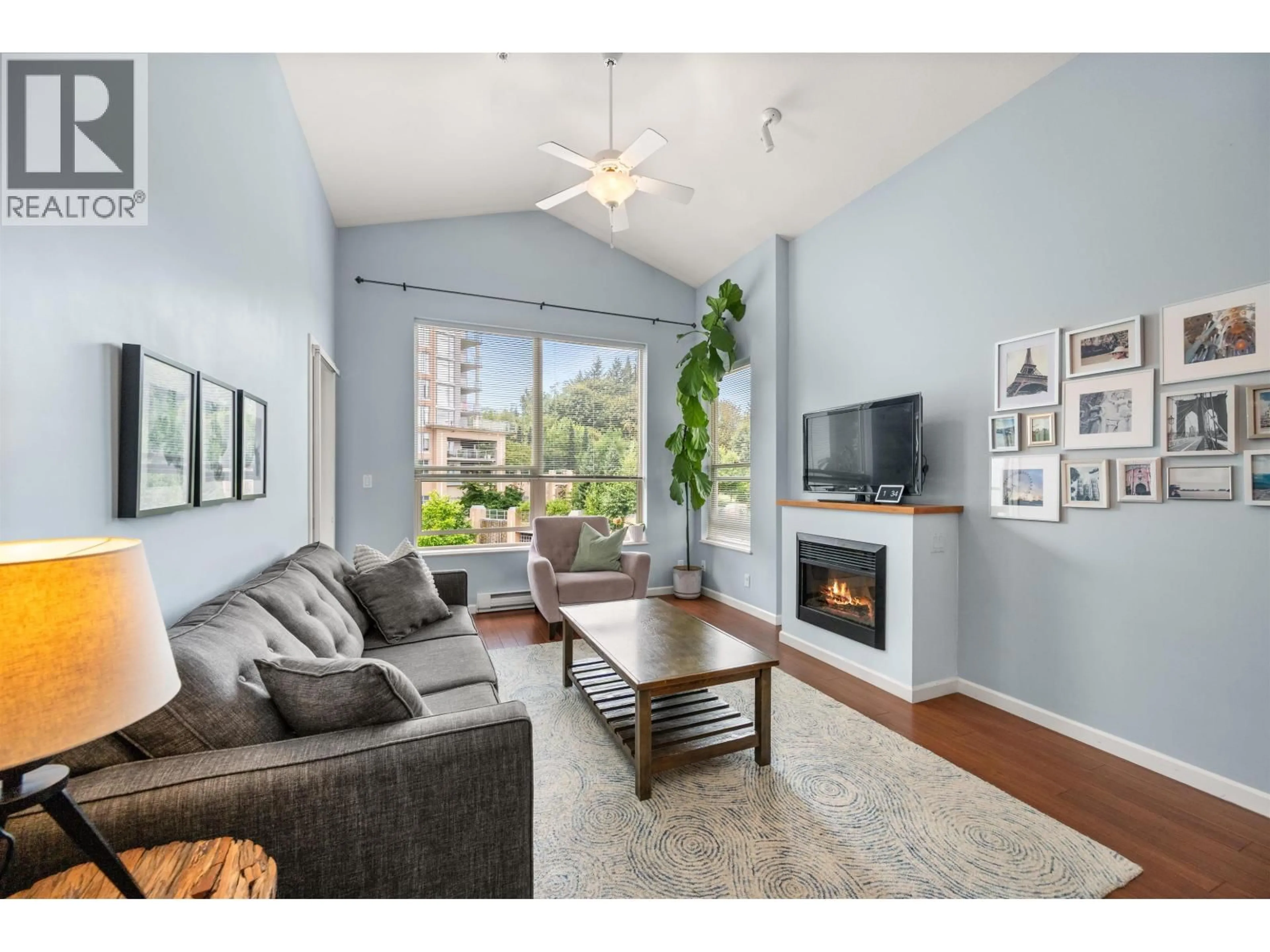 Living room with furniture, wood/laminate floor for 408 - 275 ROSS DRIVE, New Westminster British Columbia V3L0B6