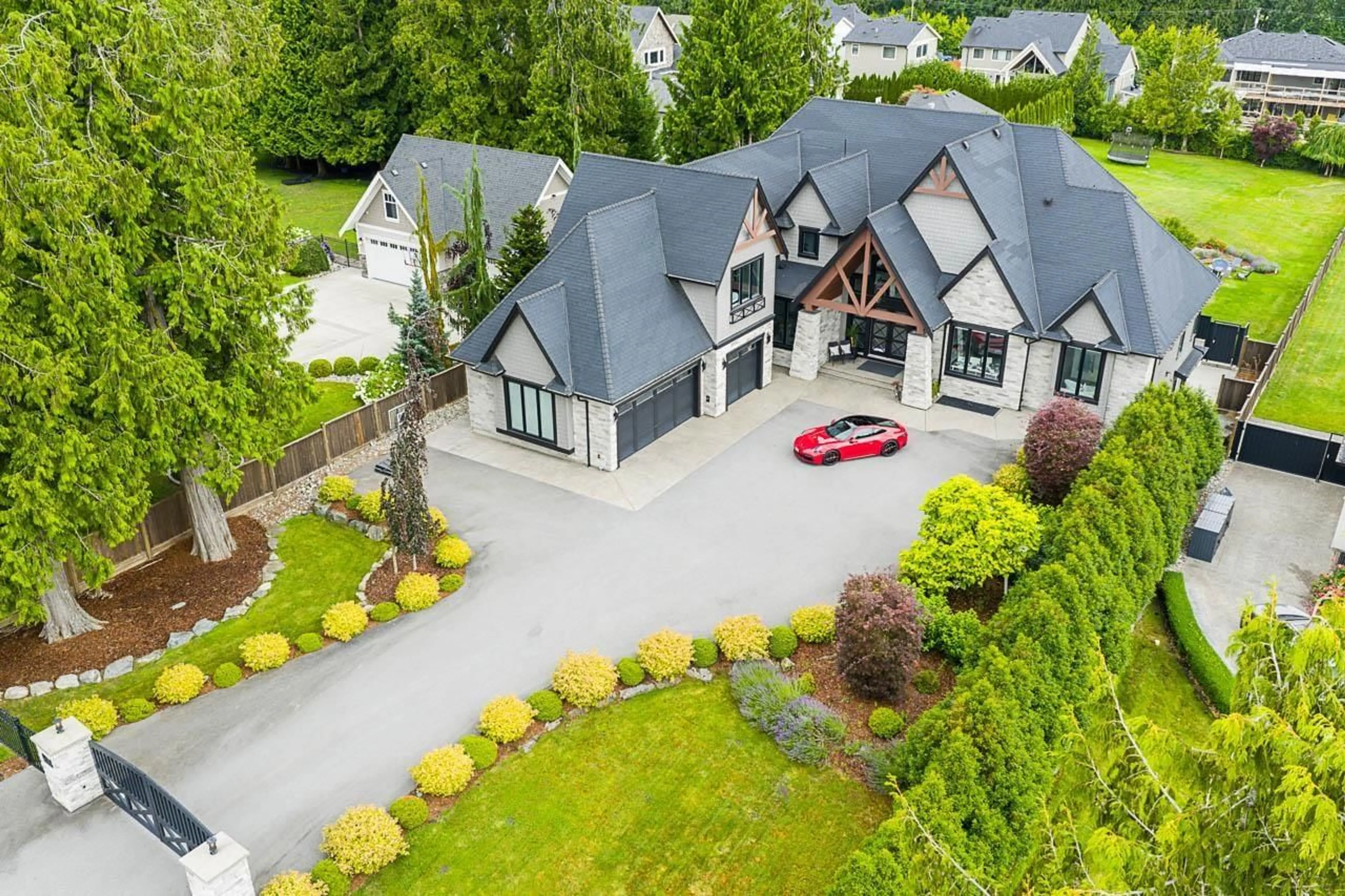 A pic from outside/outdoor area/front of a property/back of a property/a pic from drone, street for 21795 86A AVENUE, Langley British Columbia V1M3S7