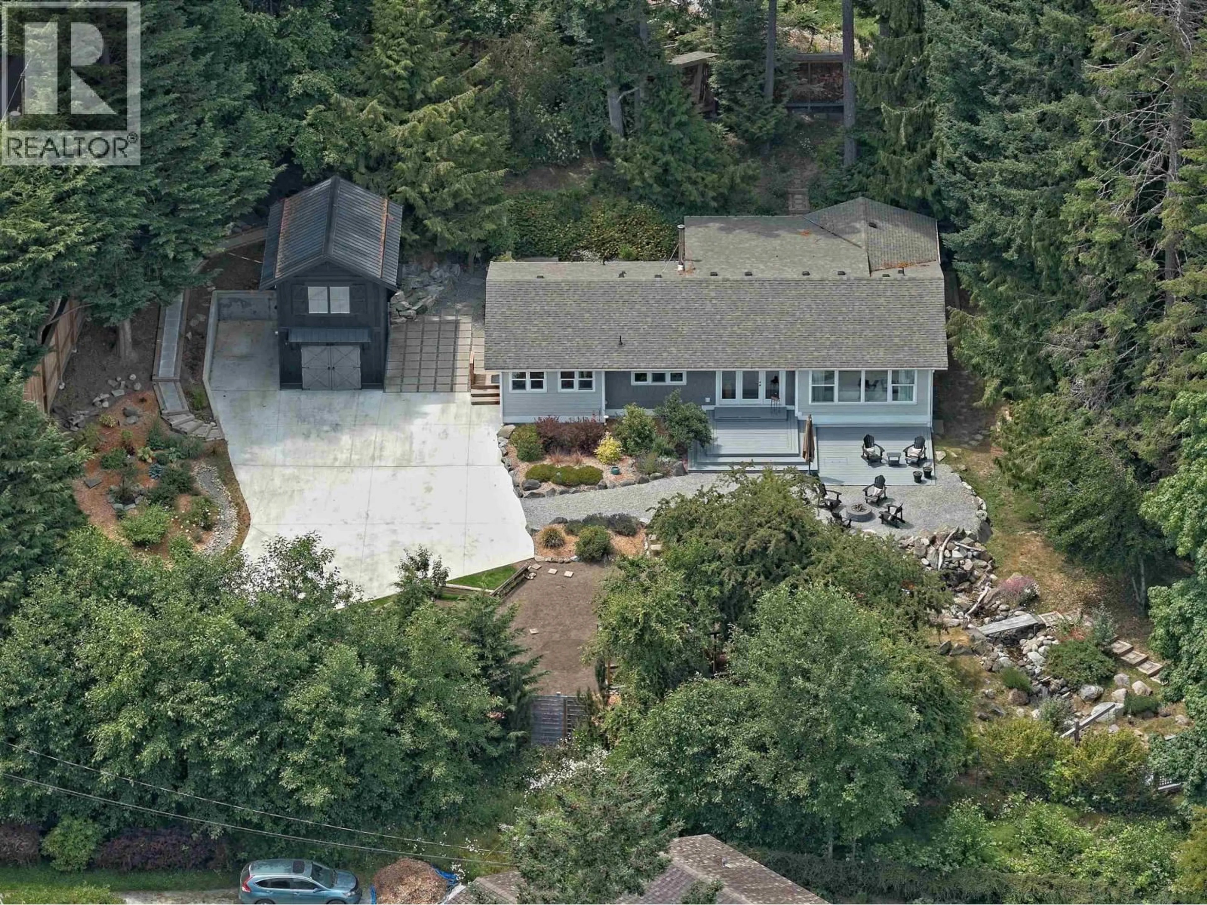 A pic from outside/outdoor area/front of a property/back of a property/a pic from drone, mountain view for 118 DOUGLAS ROAD, Salt Spring Island British Columbia V8K2J2