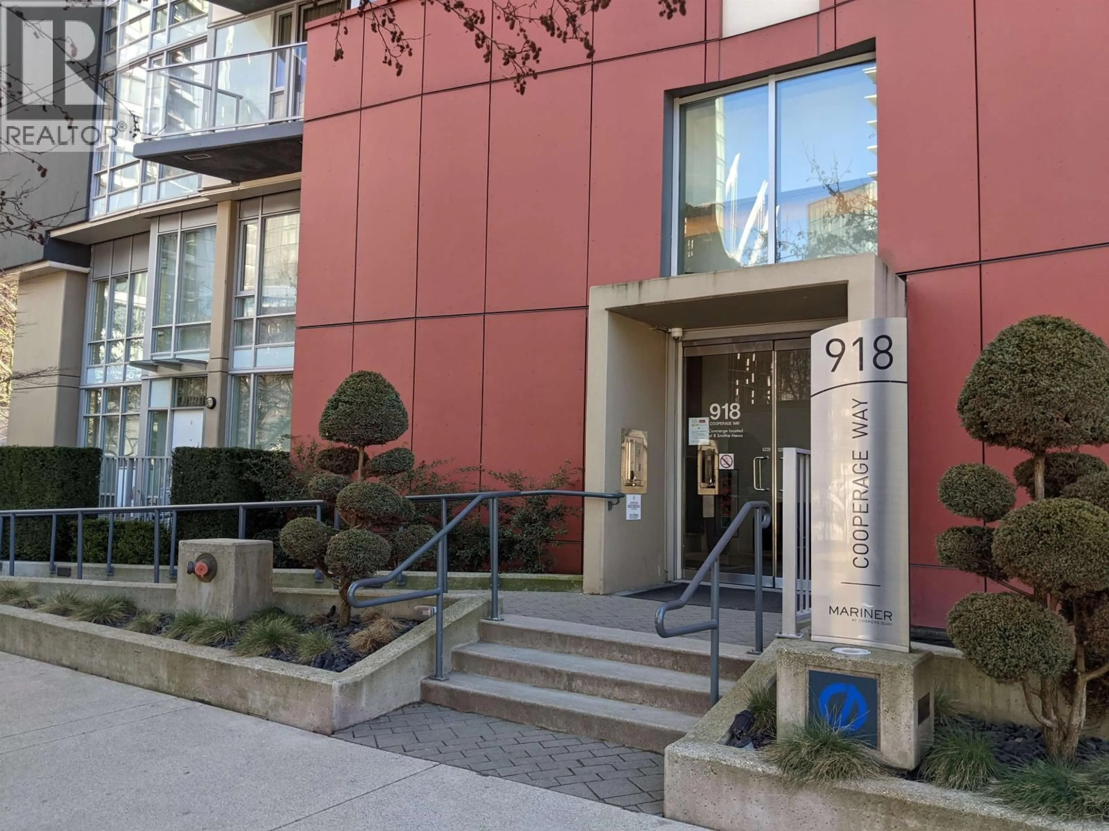 Indoor foyer for 2305 - 918 COOPERAGE WAY, Vancouver British Columbia V6B0A7