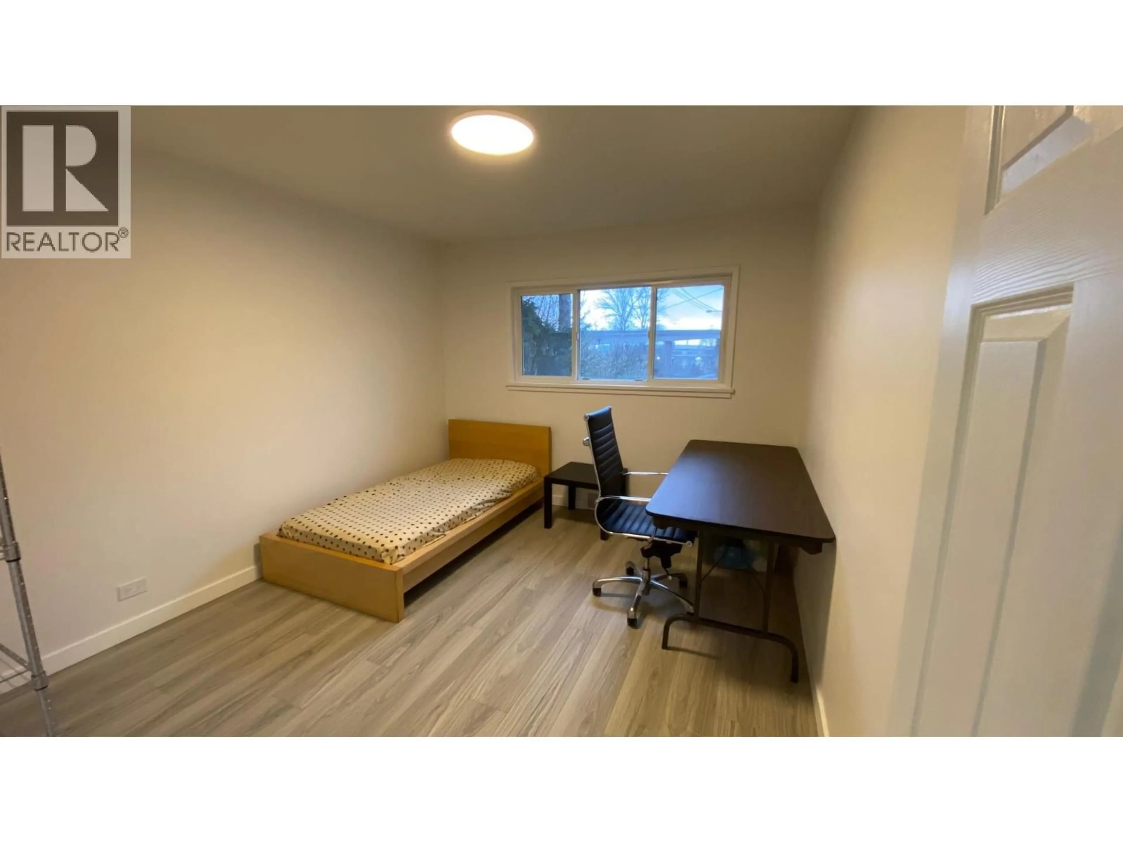 A pic of a room for 525 SIXTEENTH STREET, New Westminster British Columbia V3M4R4