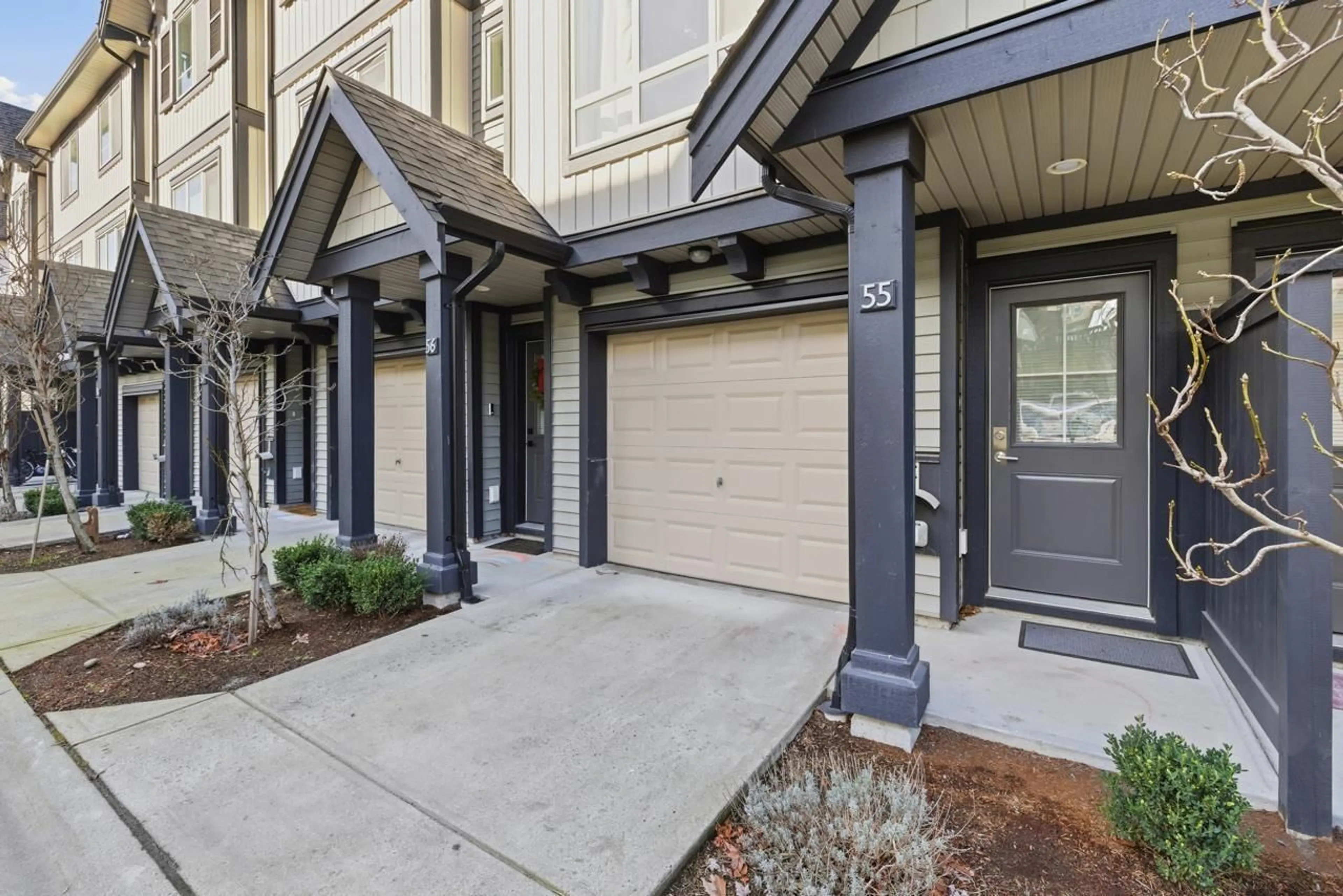 Indoor entryway for 55 - 30930 WESTRIDGE PLACE, Abbotsford British Columbia V2T0H6