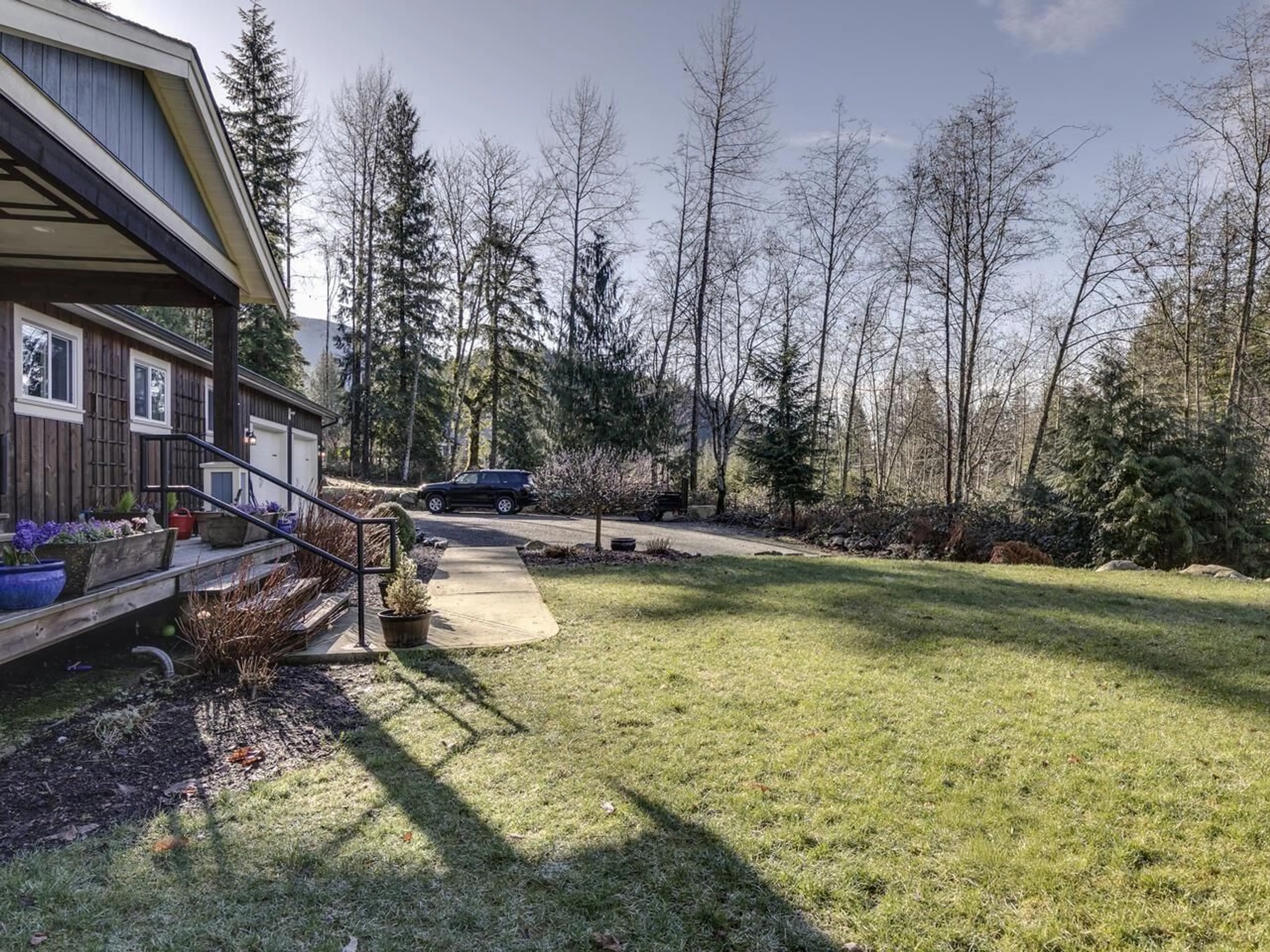 A pic from outside/outdoor area/front of a property/back of a property/a pic from drone, mountain view for 36478 CASCADE RIDGE DRIVE, Mission British Columbia V2V7G9