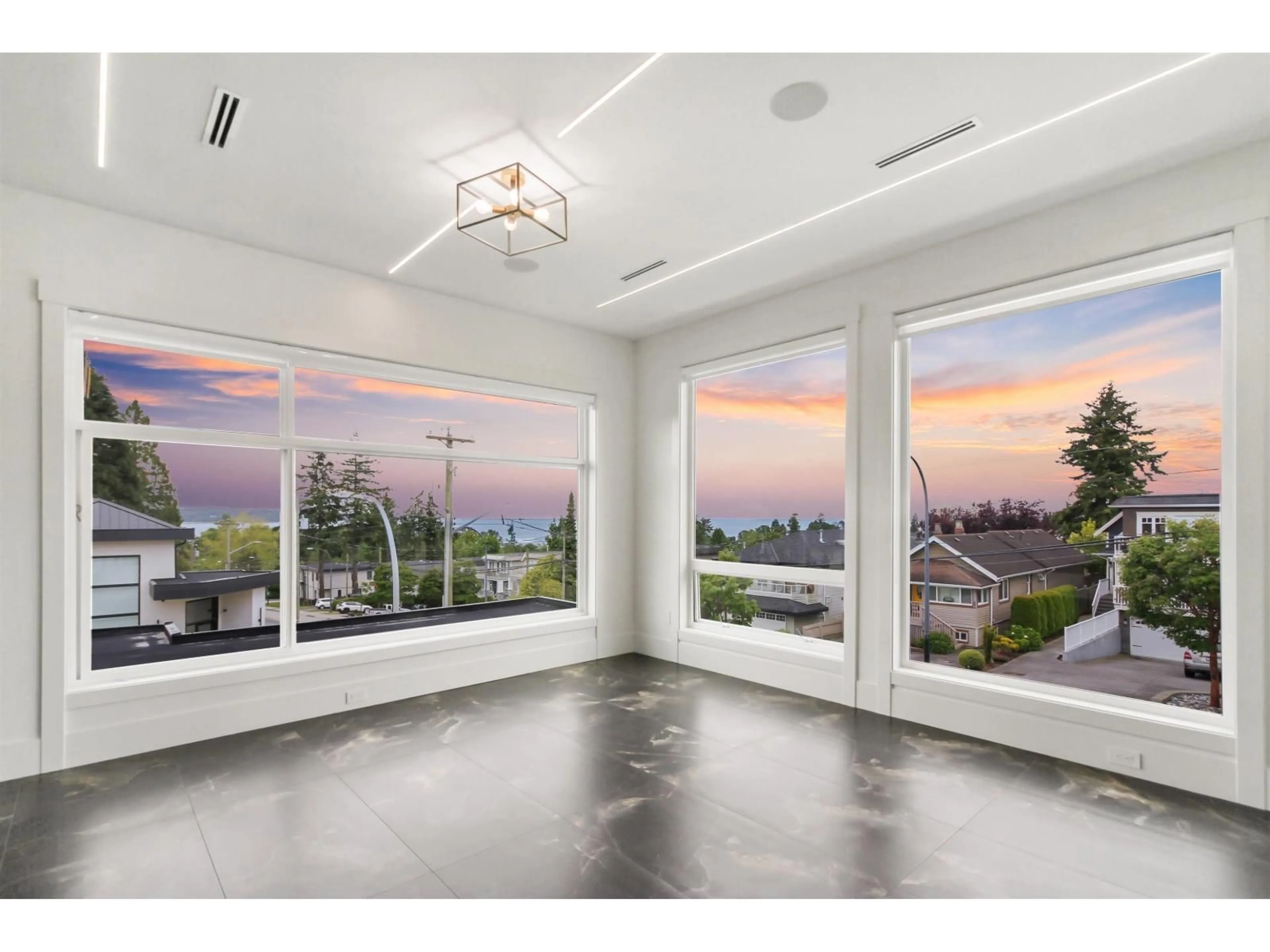 Unknown for 16019 9A AVENUE AVENUE, Surrey British Columbia V4A4W5