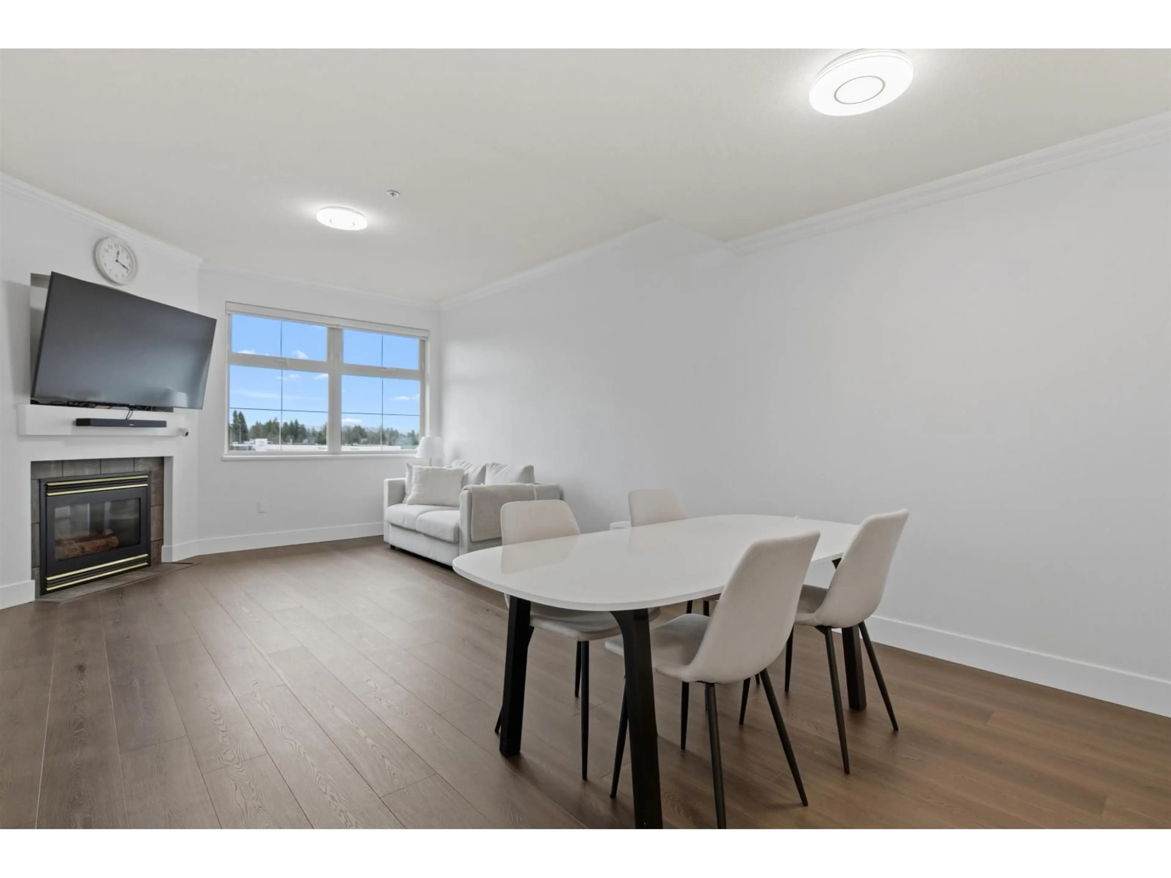 A pic of a room for 411 - 15210 GUILFORD DRIVE, Surrey British Columbia V3R0X7