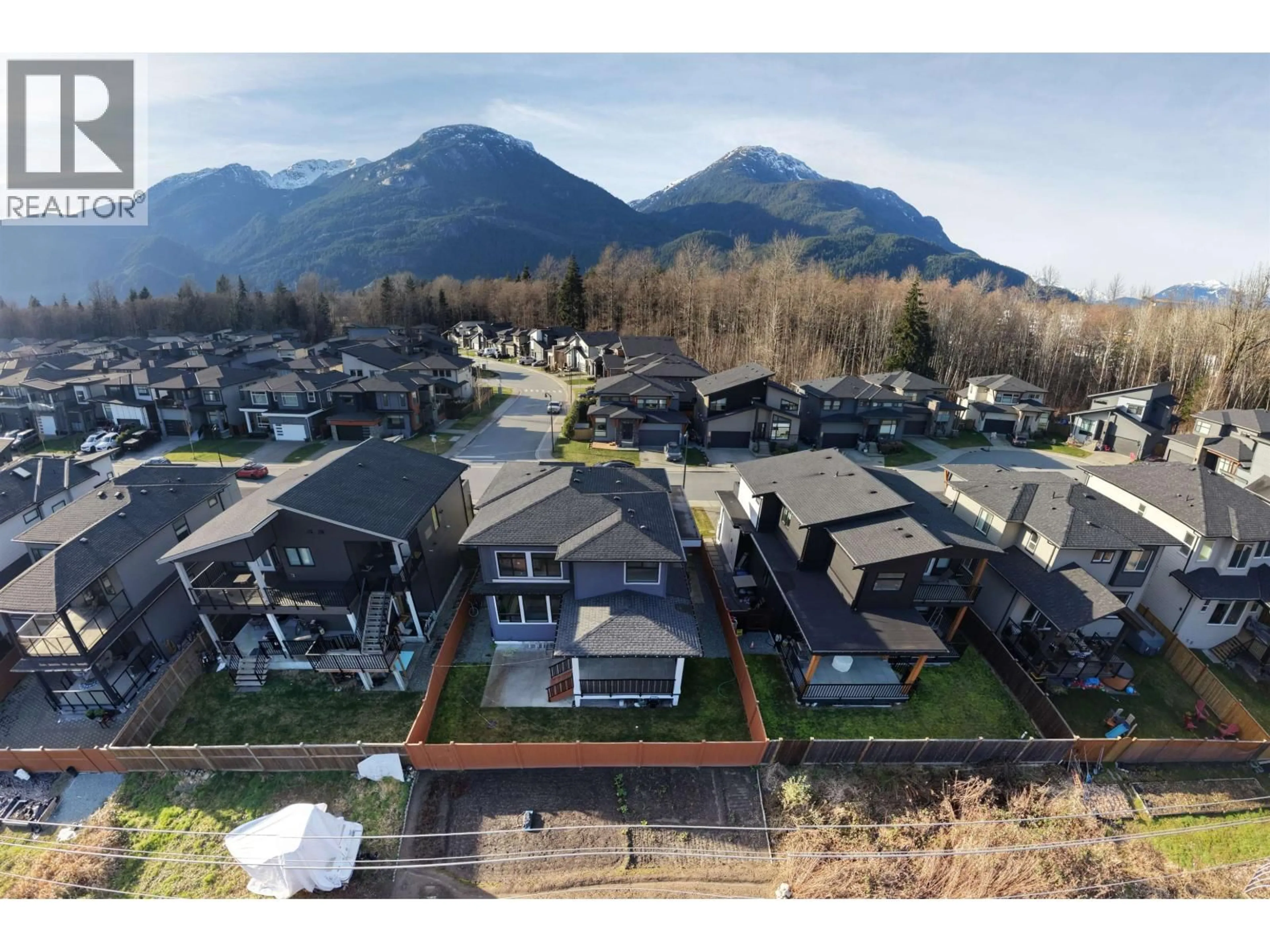 A pic from outside/outdoor area/front of a property/back of a property/a pic from drone, mountain view for 39404 CARDINAL DRIVE, Squamish British Columbia V8B1A6
