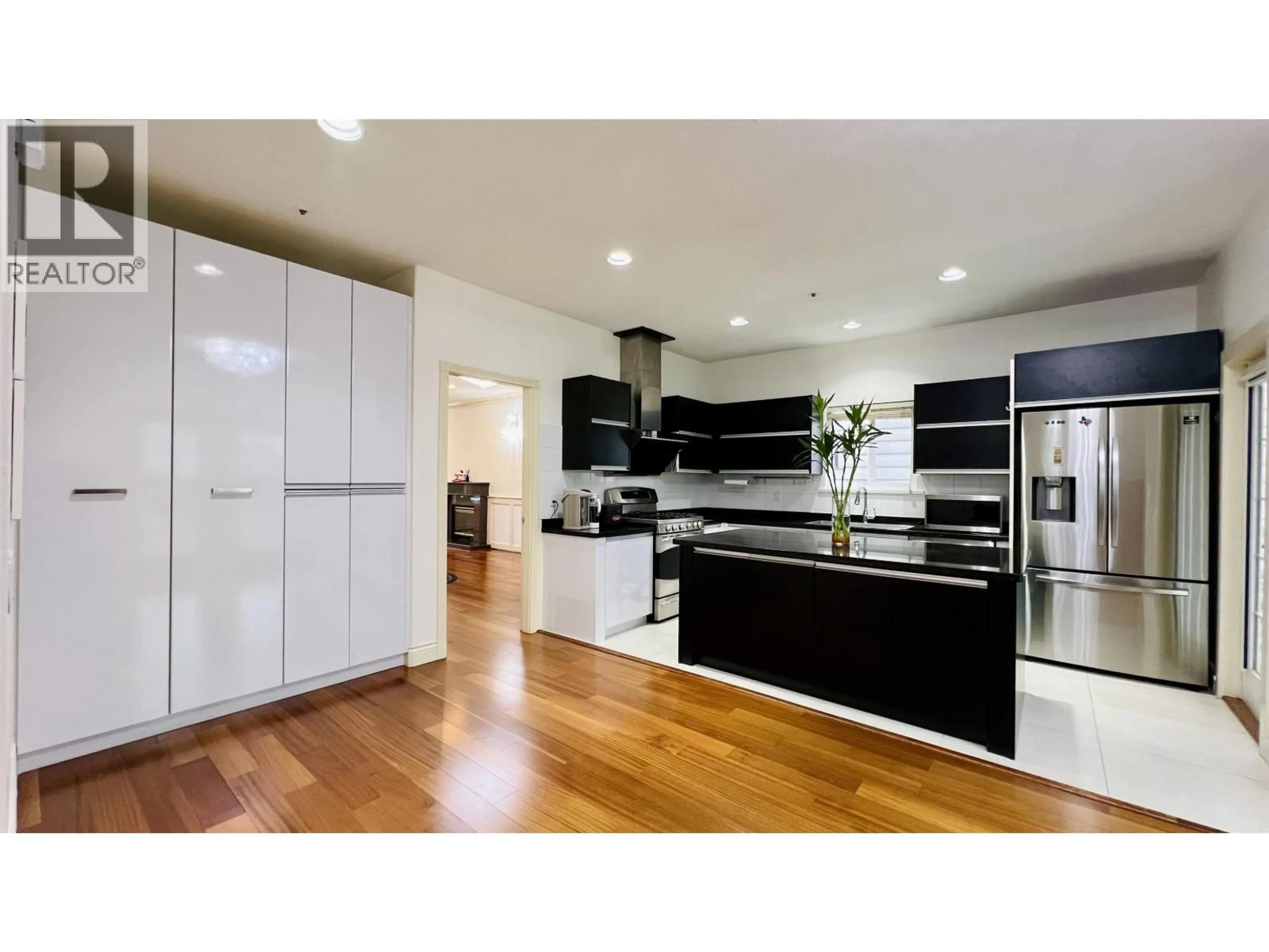 Contemporary kitchen, unknown for 2813 21ST AVENUE, Vancouver British Columbia V6L1K5
