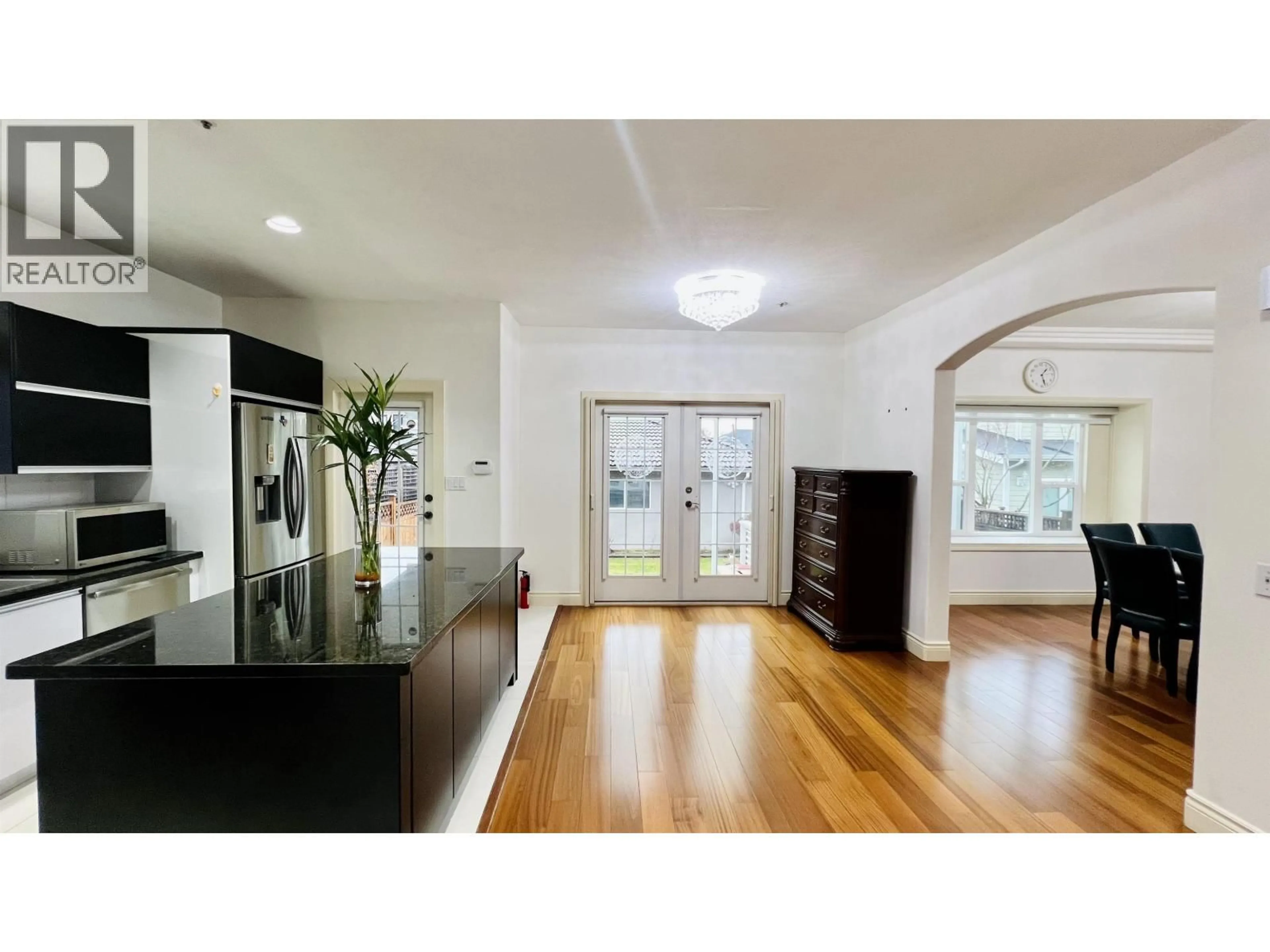 Indoor foyer for 2813 21ST AVENUE, Vancouver British Columbia V6L1K5