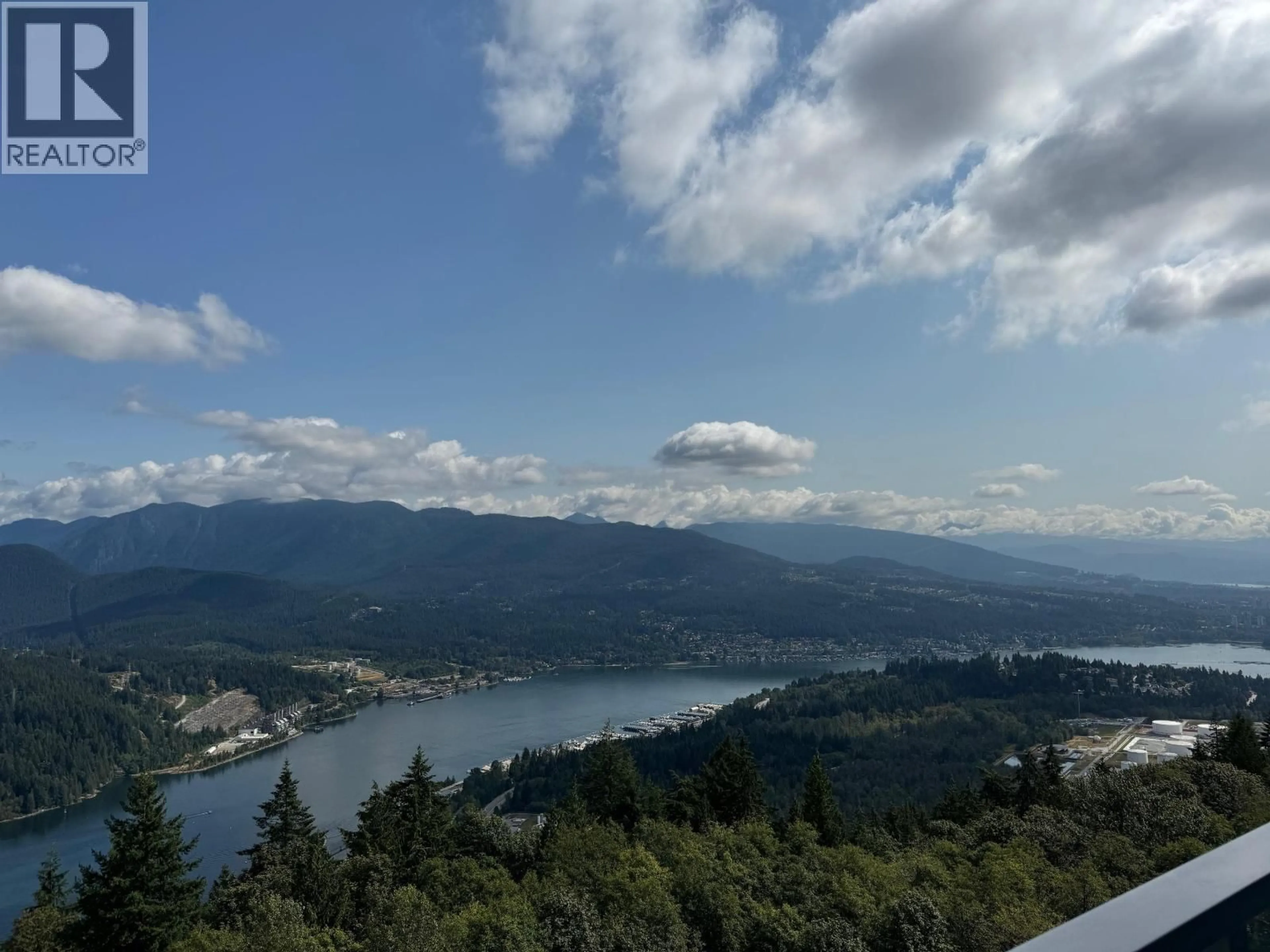 Blurry image for 1702 - 9060 UNIVERSITY CRESCENT, Burnaby British Columbia V5A0E1