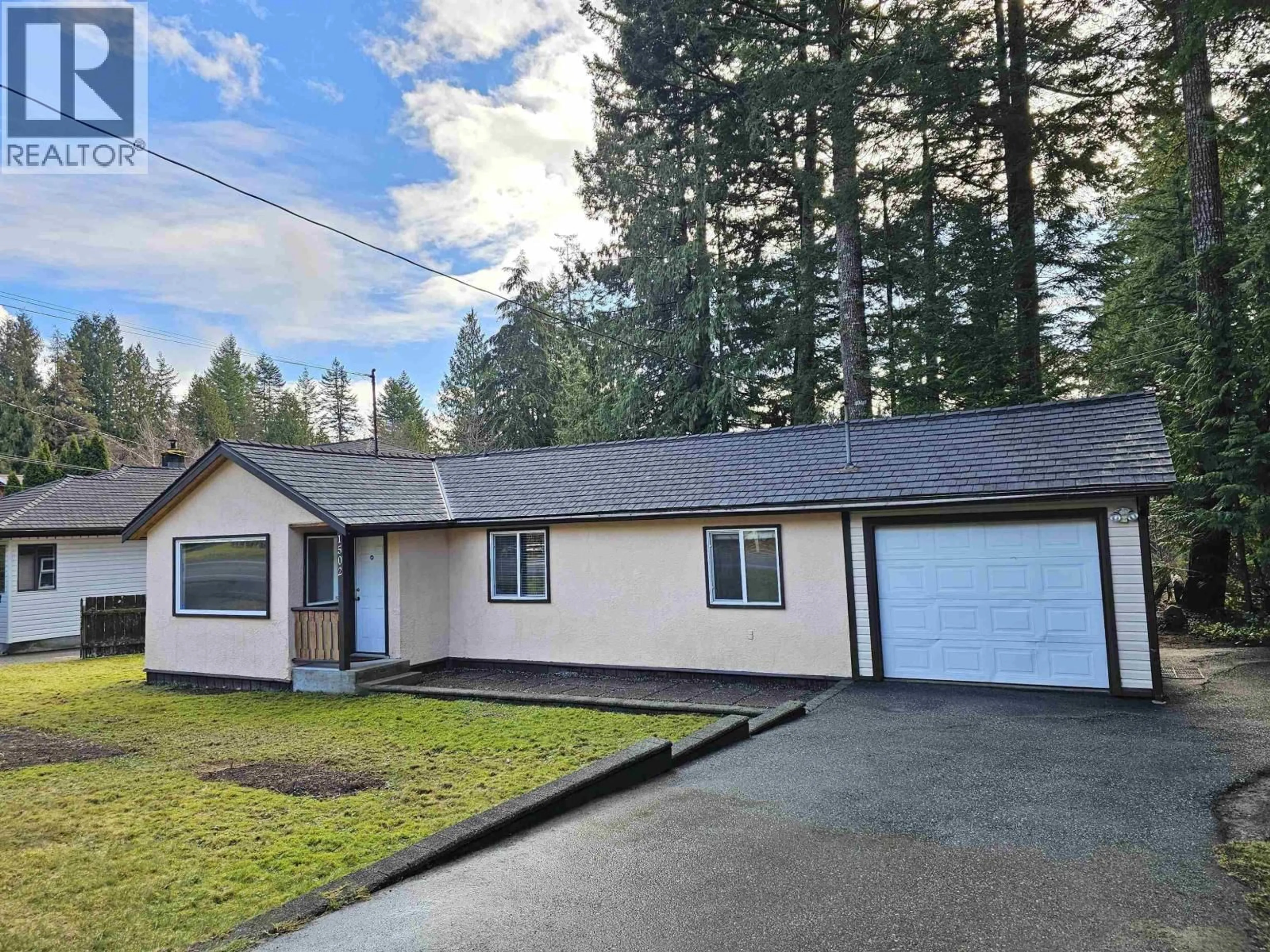 Home with vinyl exterior material, street for 1502 DEPOT ROAD, Squamish British Columbia V0N1H0