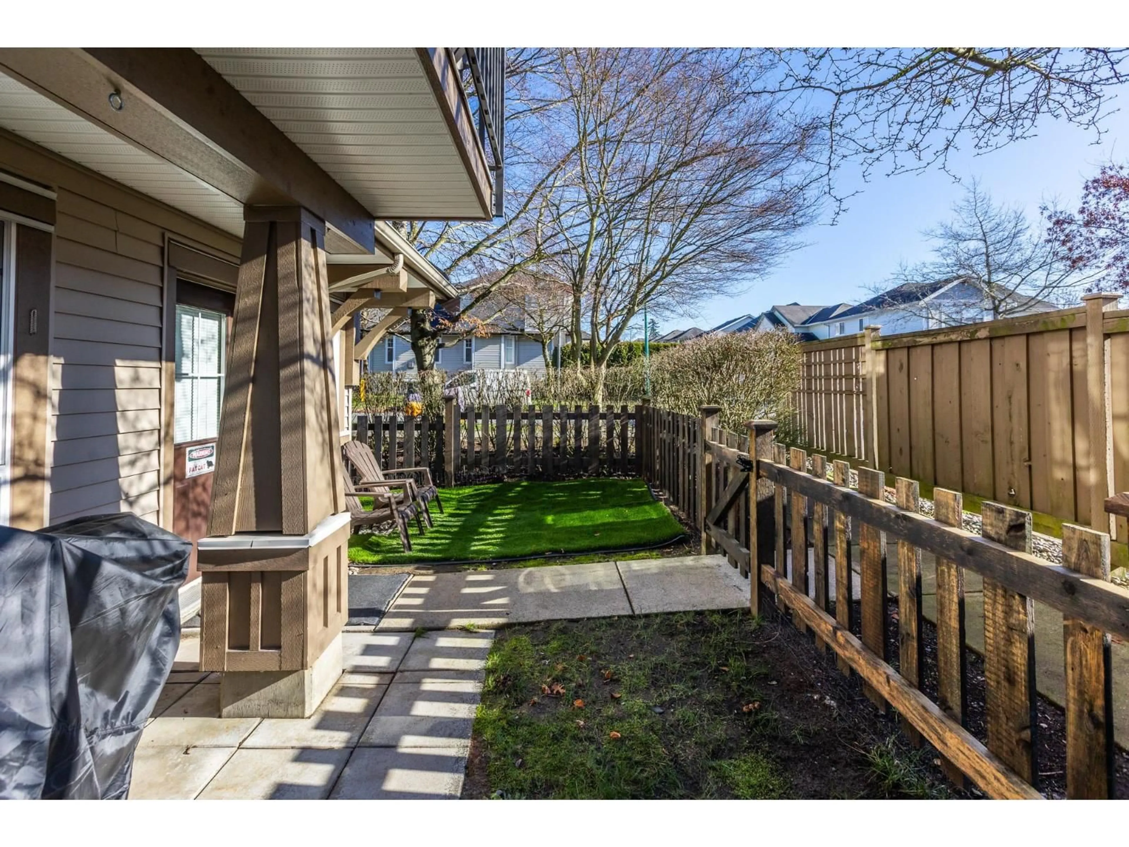 Patio, street for 23 - 7155 189 STREET, Surrey British Columbia V4N5S8