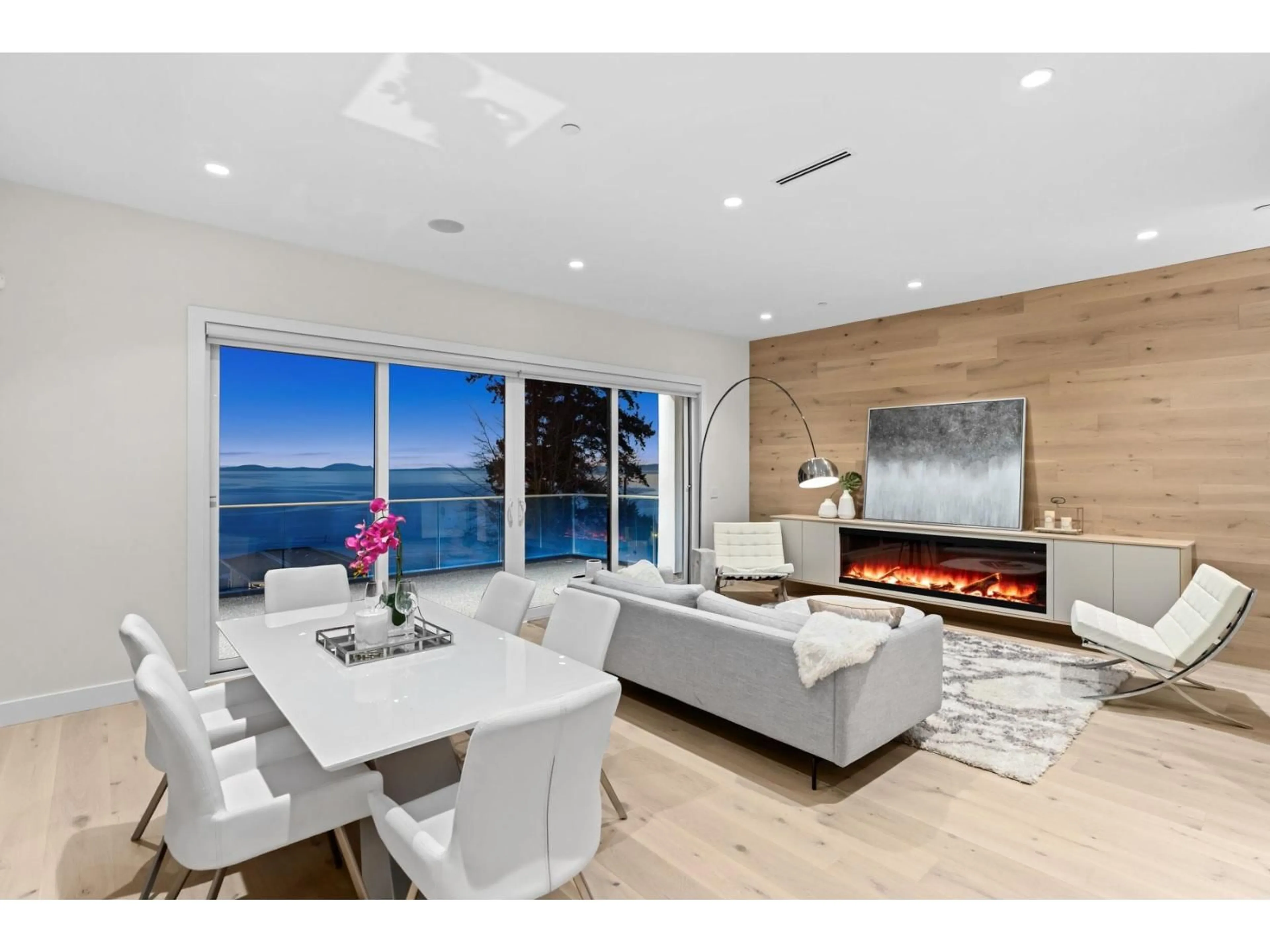 Unknown for 14799 OXENHAM AVENUE, White Rock British Columbia V4B2H8