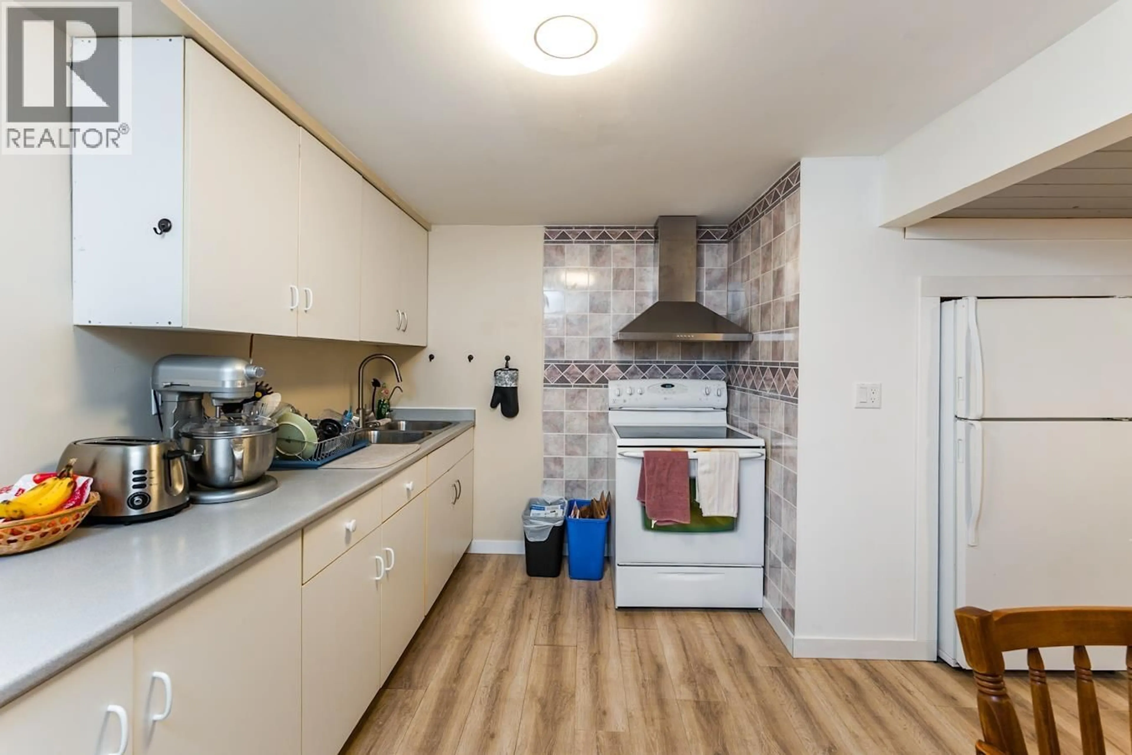 Standard kitchen, unknown for 1190 EWERT STREET, Prince George British Columbia V2M2P2