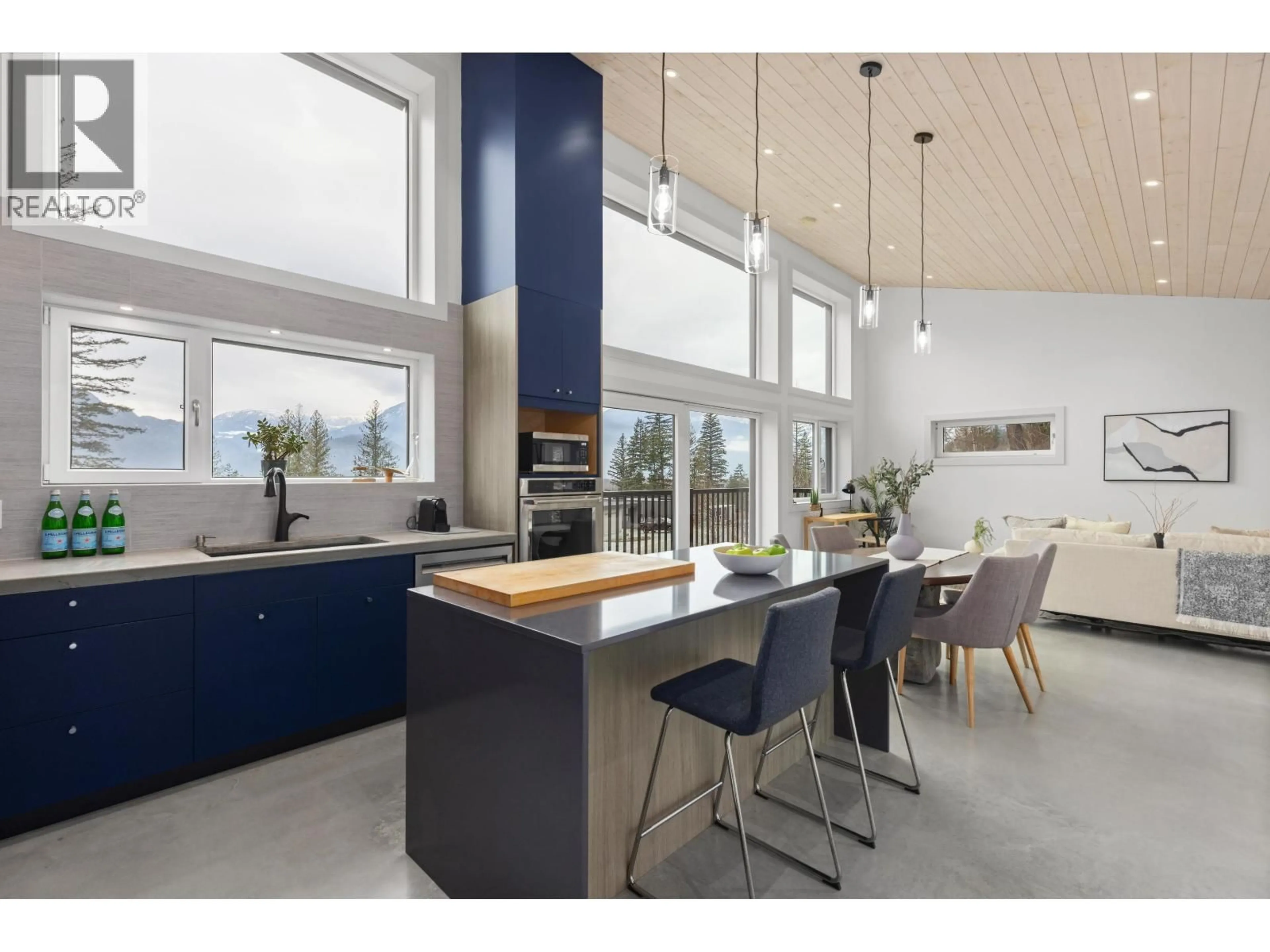 Open concept kitchen, ceramic/tile floor for 7666 CERULEAN DRIVE, Pemberton British Columbia V0N2L3