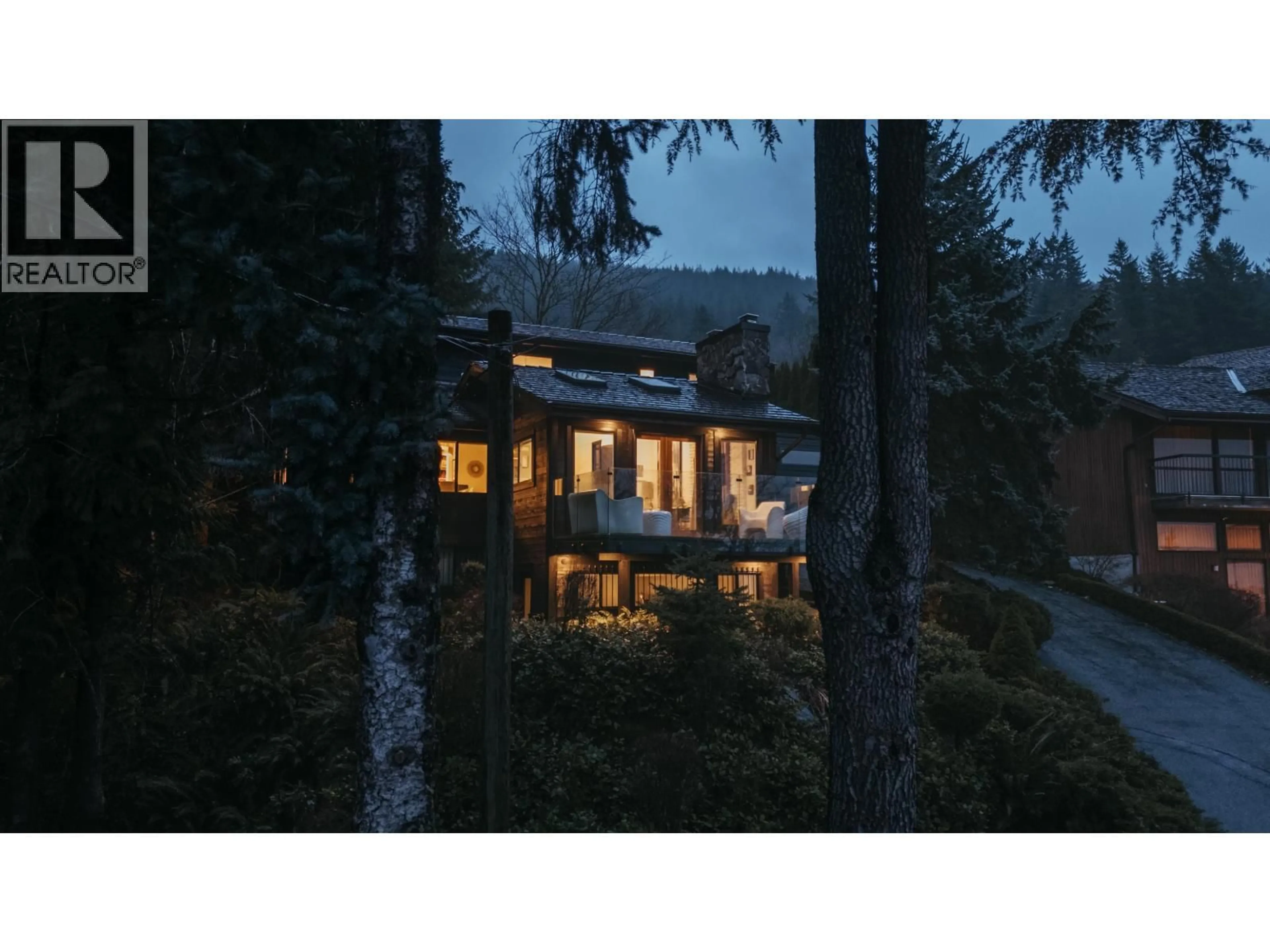 Unknown for 328 MONTERAY AVENUE, North Vancouver British Columbia V7N3E6