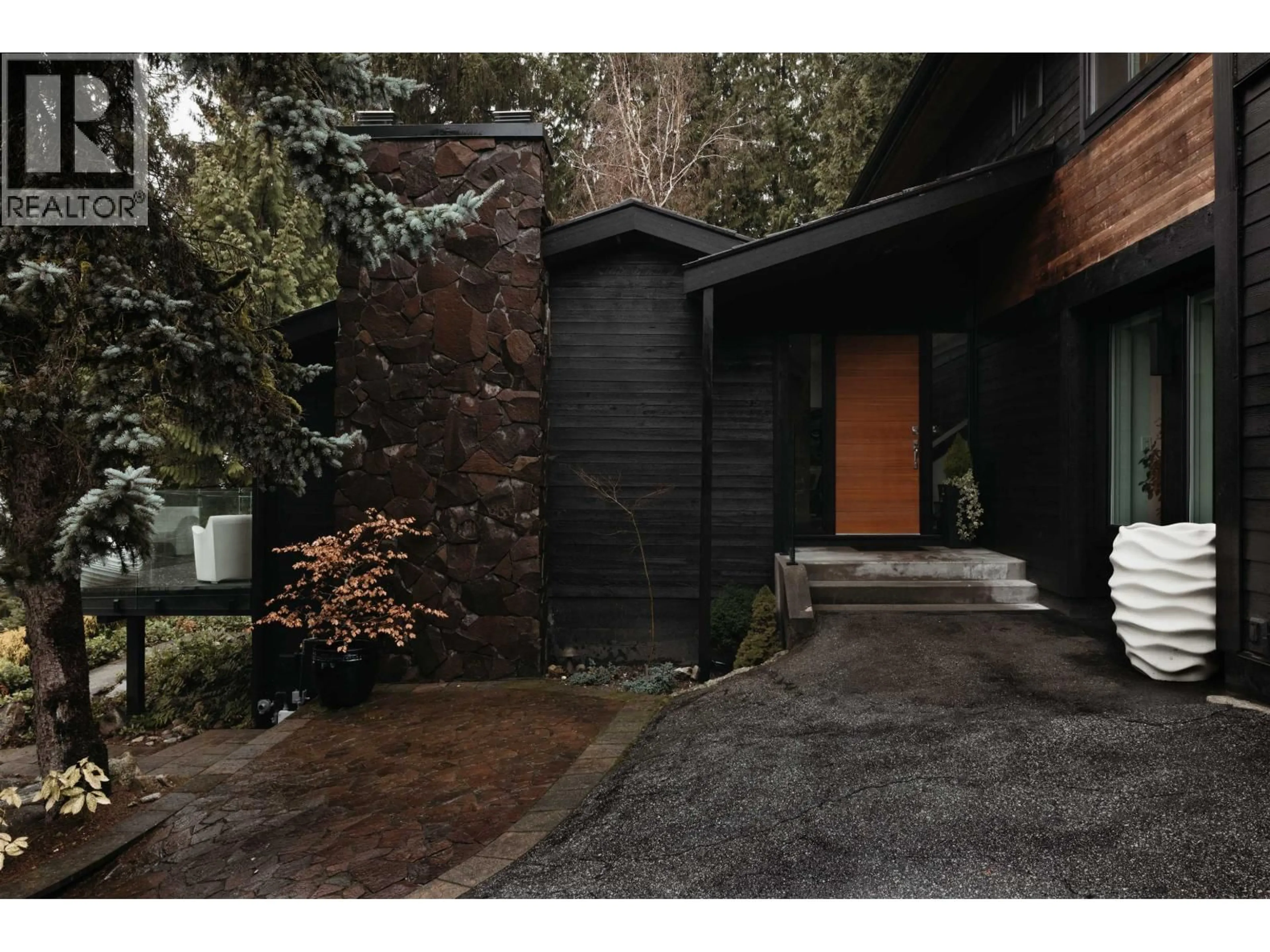 Unknown for 328 MONTERAY AVENUE, North Vancouver British Columbia V7N3E6