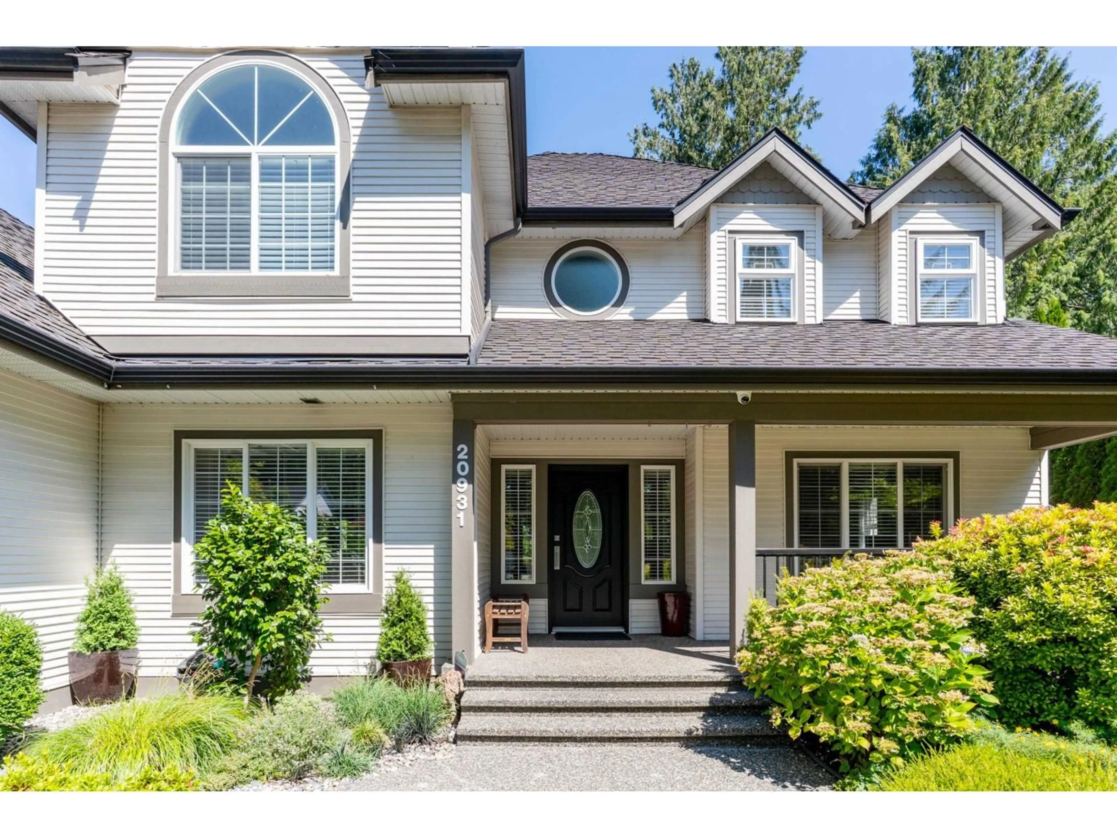 Home with vinyl exterior material, street for 20931 YEOMANS CRESCENT, Langley British Columbia V1M2P8