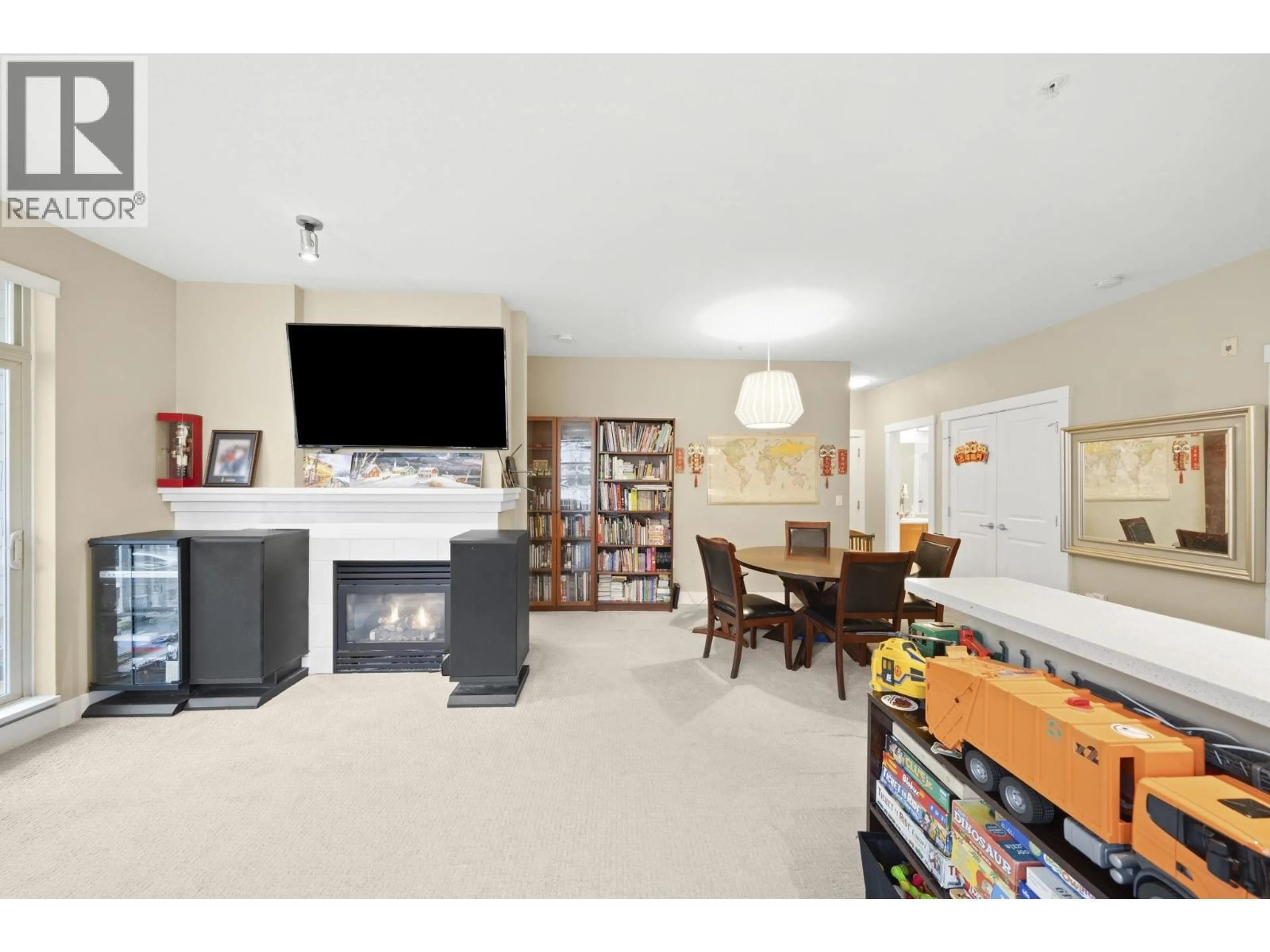 Unknown for 218 - 2083 33 ROAD, Vancouver British Columbia V6M4M6